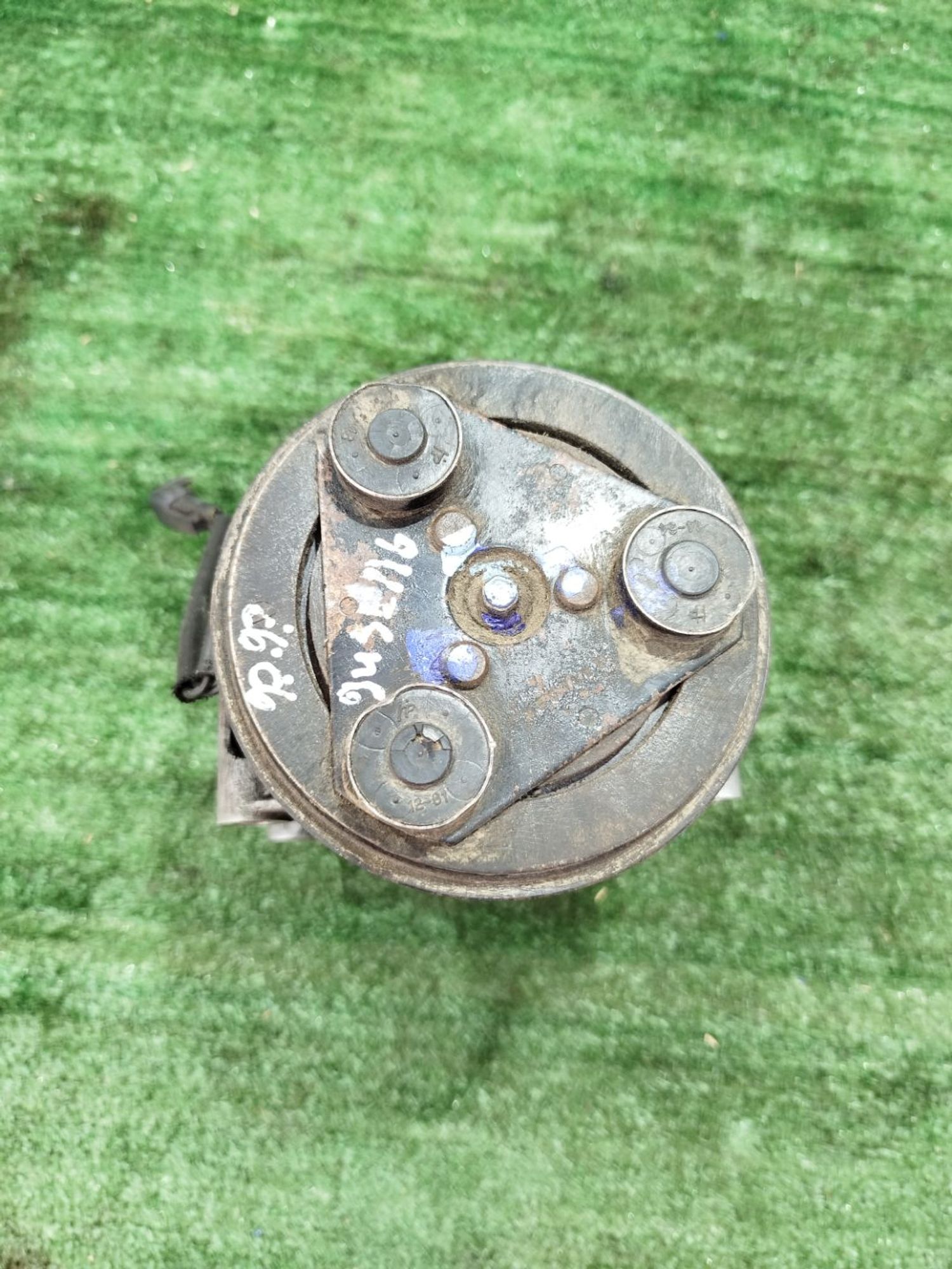 https://ycs.partsauto.market/partsauto-images/thmbs/userImages/2083c2a62fd034e59038f15de4c6b061/part/fb225f7c-cfaa-4eda-8e3f-bbcc84294f6d_1785494769570.jpg