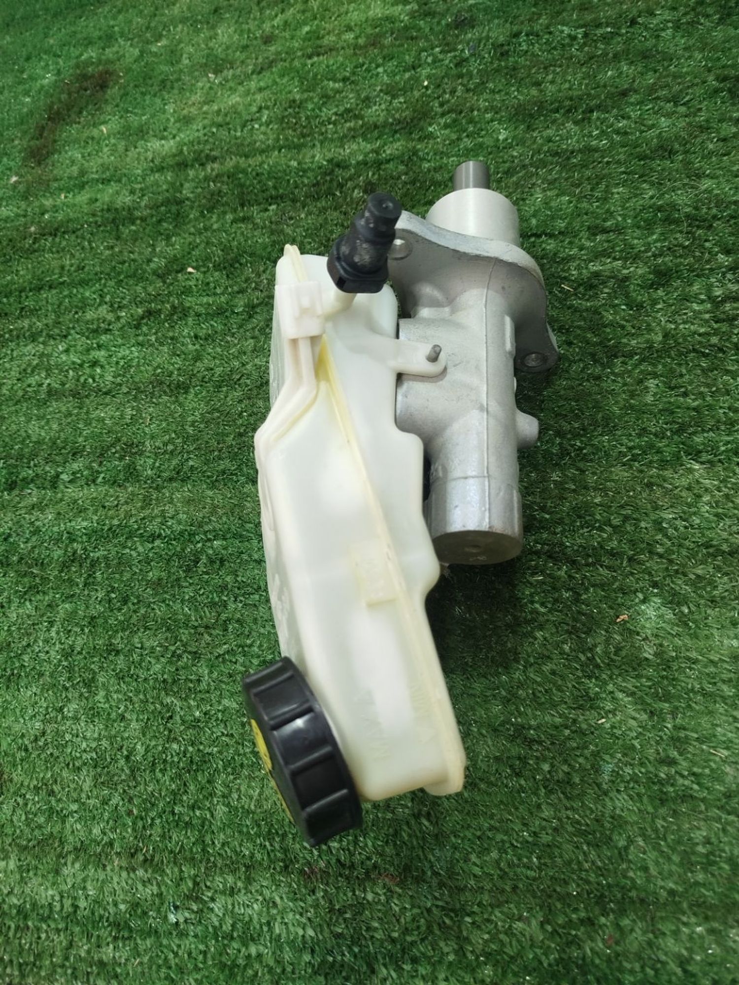 https://ycs.partsauto.market/partsauto-images/thmbs/userImages/2083c2a62fd034e59038f15de4c6b061/part/fb502439-a294-434c-8a41-407fdbaa1bdf_1785750074421.jpg