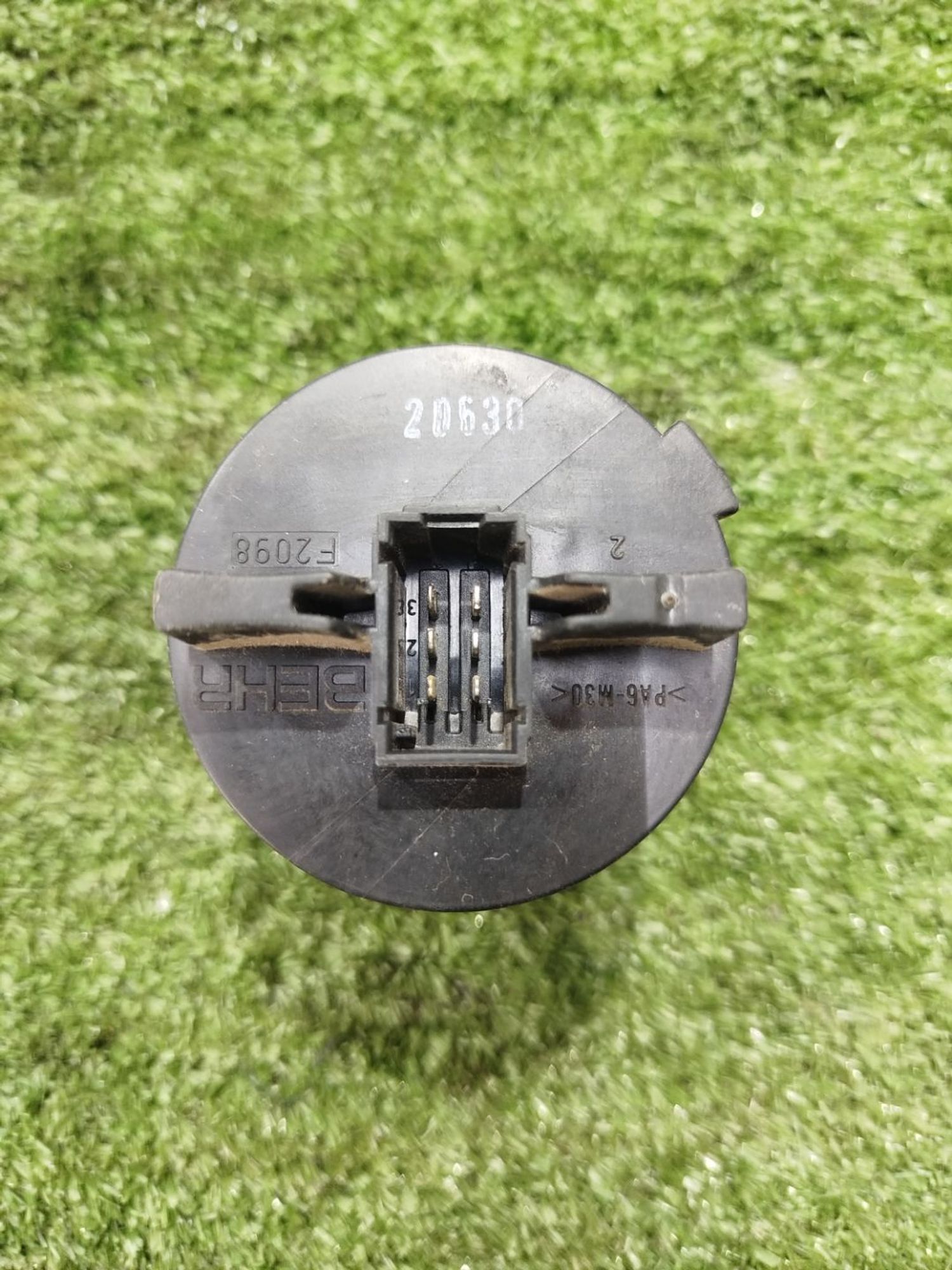 https://ycs.partsauto.market/partsauto-images/thmbs/userImages/2083c2a62fd034e59038f15de4c6b061/part/feaed315-ca46-4bc2-a1a0-0c7ebbe7d6cb_1779876825475.jpg