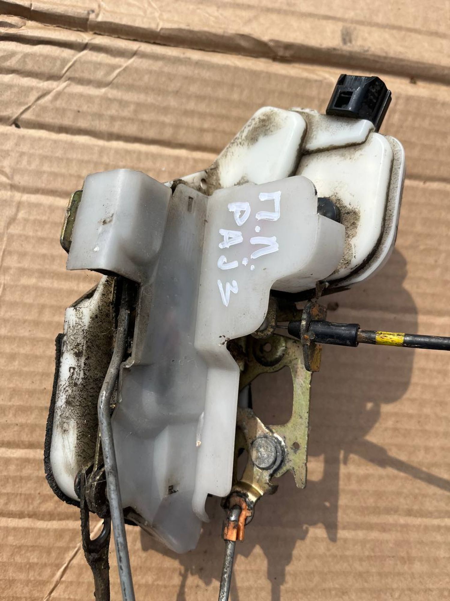 https://ycs.partsauto.market/partsauto-images/thmbs/userImages/268b2560e61c6abd63922b1757f69986/part/0055668f-4eb5-4dee-8502-f0d981be921c_1777273536477.jpg
