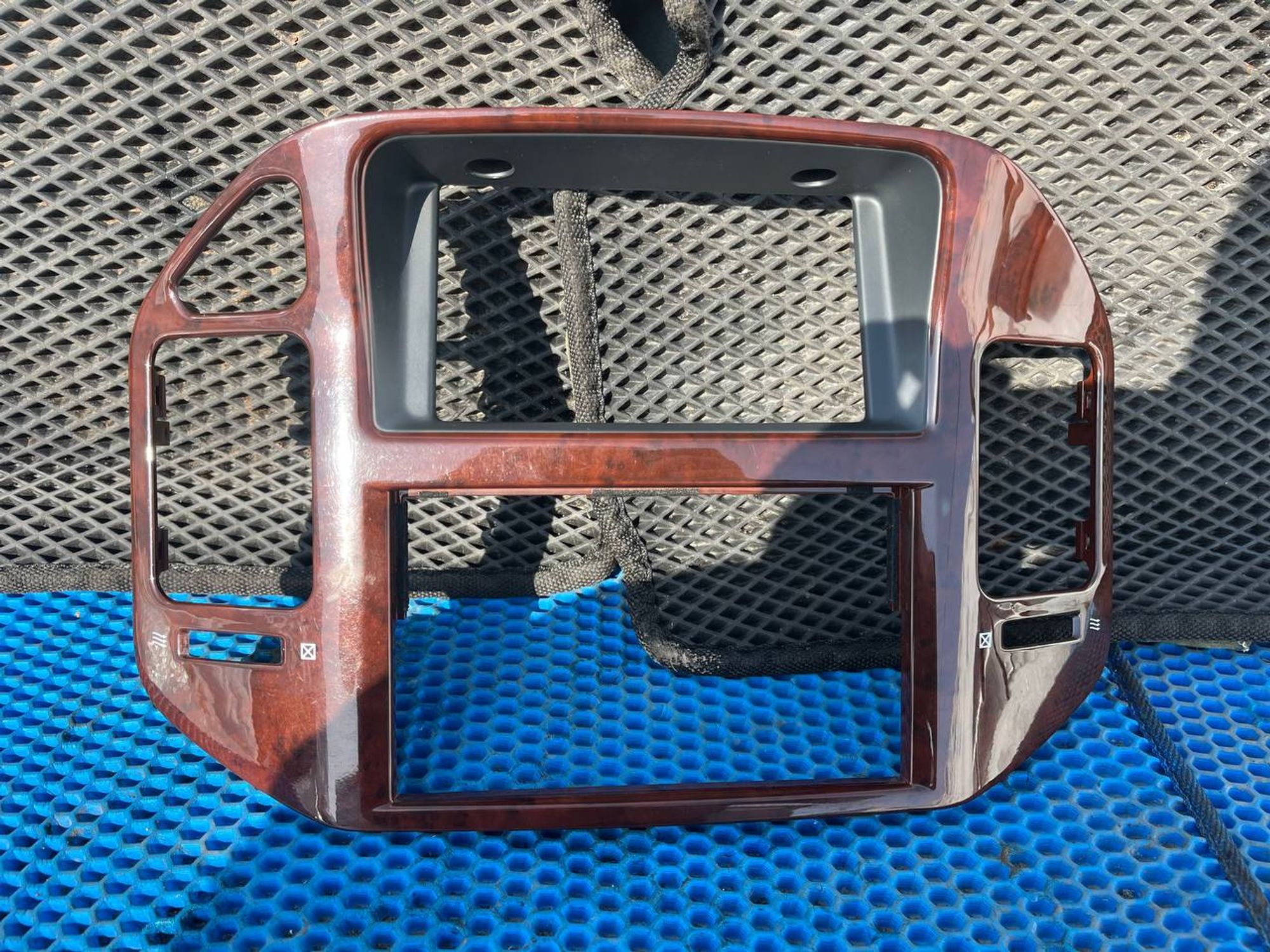 https://ycs.partsauto.market/partsauto-images/thmbs/userImages/268b2560e61c6abd63922b1757f69986/part/00d8b0f3-4252-432d-b283-dc0c42402f0f_1779867777345.jpg