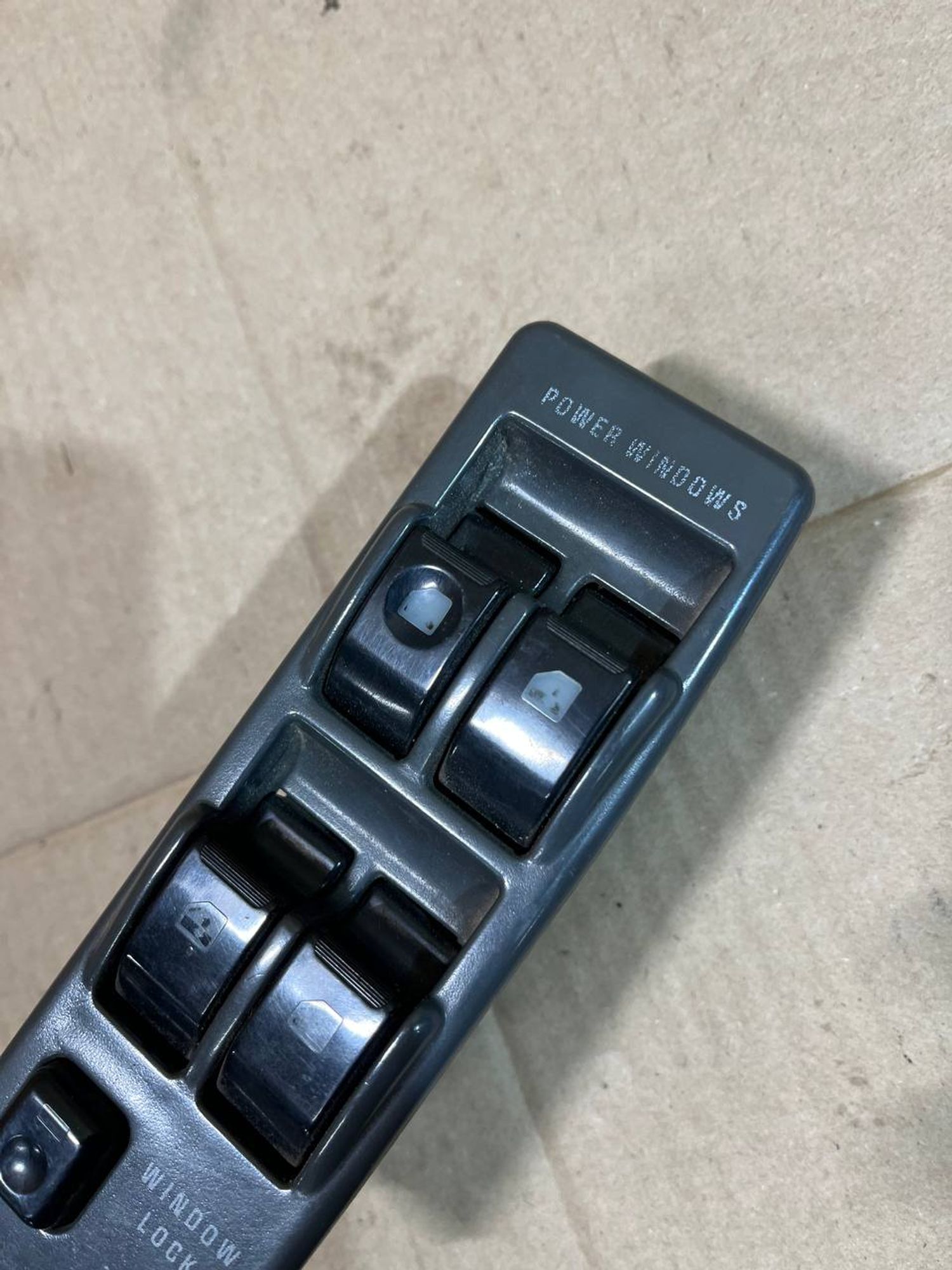 Блок управления стеклоподъемником передний левый Mitsubishi Pajero, II (1991—1997), 2400 рублей, Семиозерка