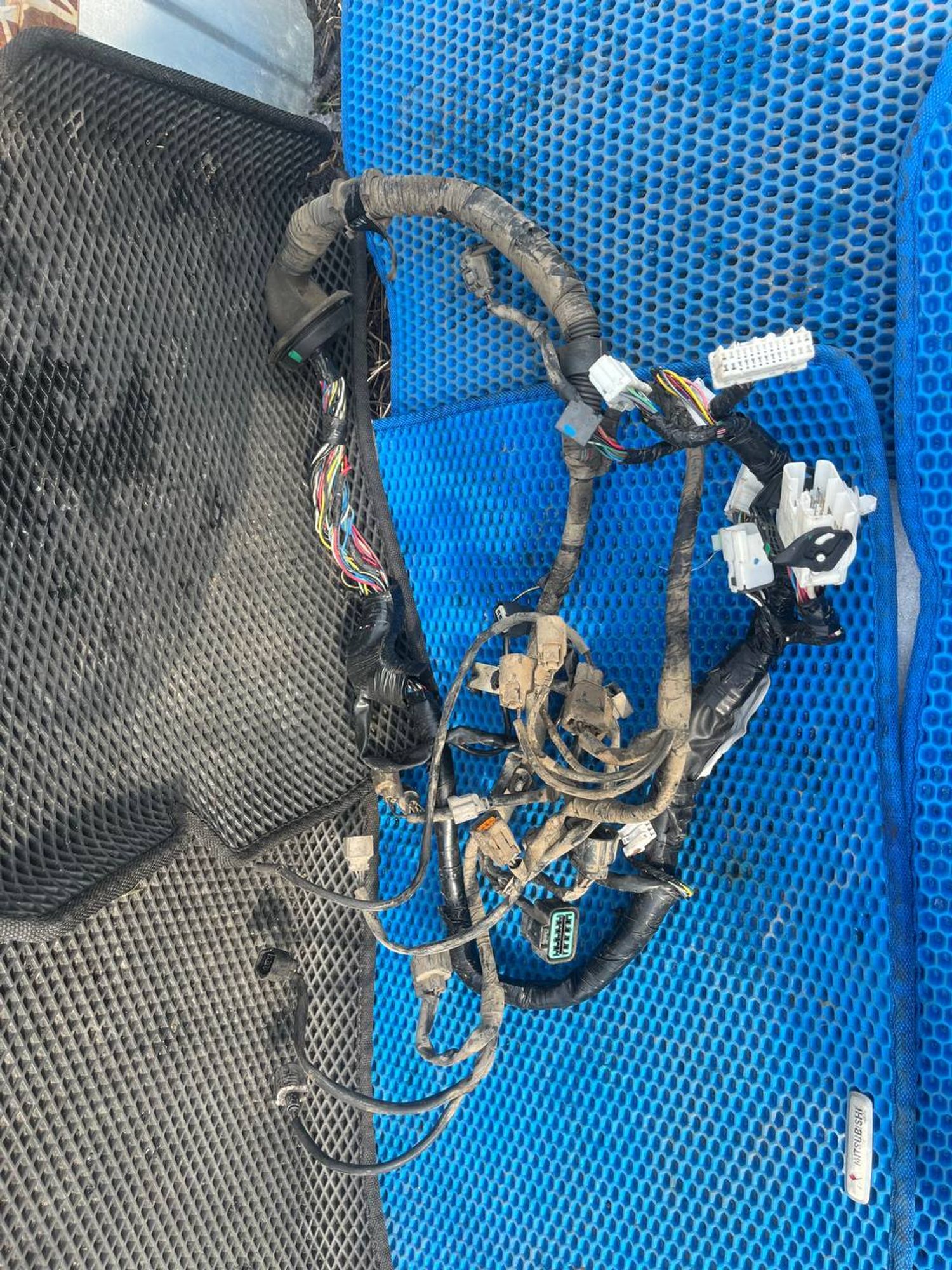 Проводка подкапотная Mitsubishi Pajero, III рестайлинг (2002—2006), 4000 рублей, Семиозерка