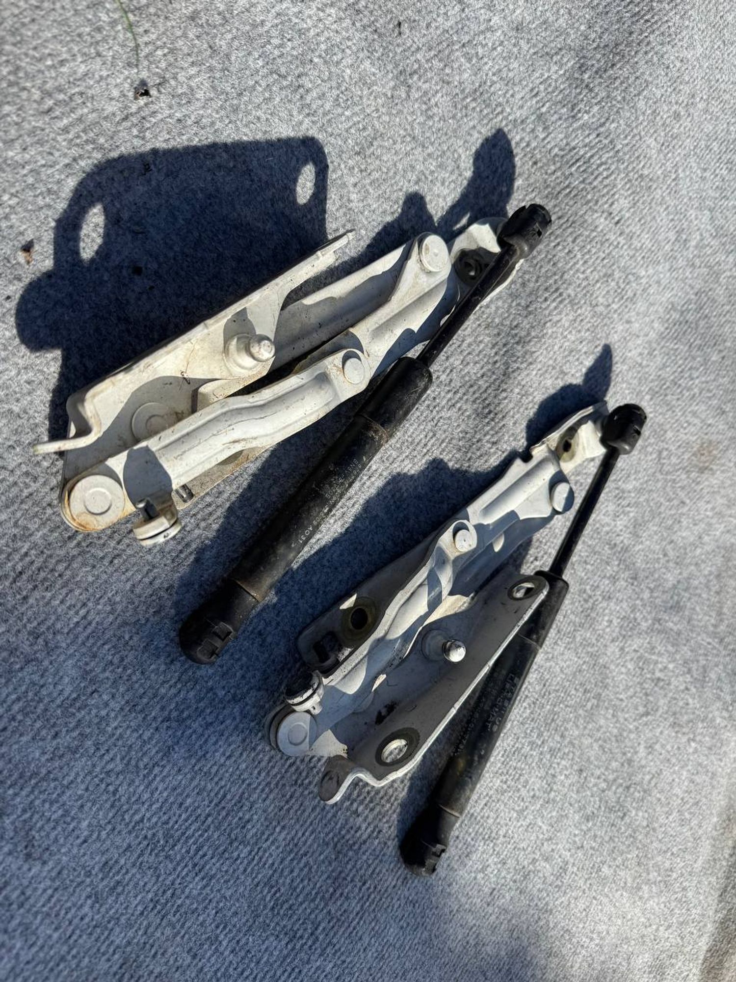 Петли крышки багажника Mazda 3 bk, 2000 рублей, Семиозерка