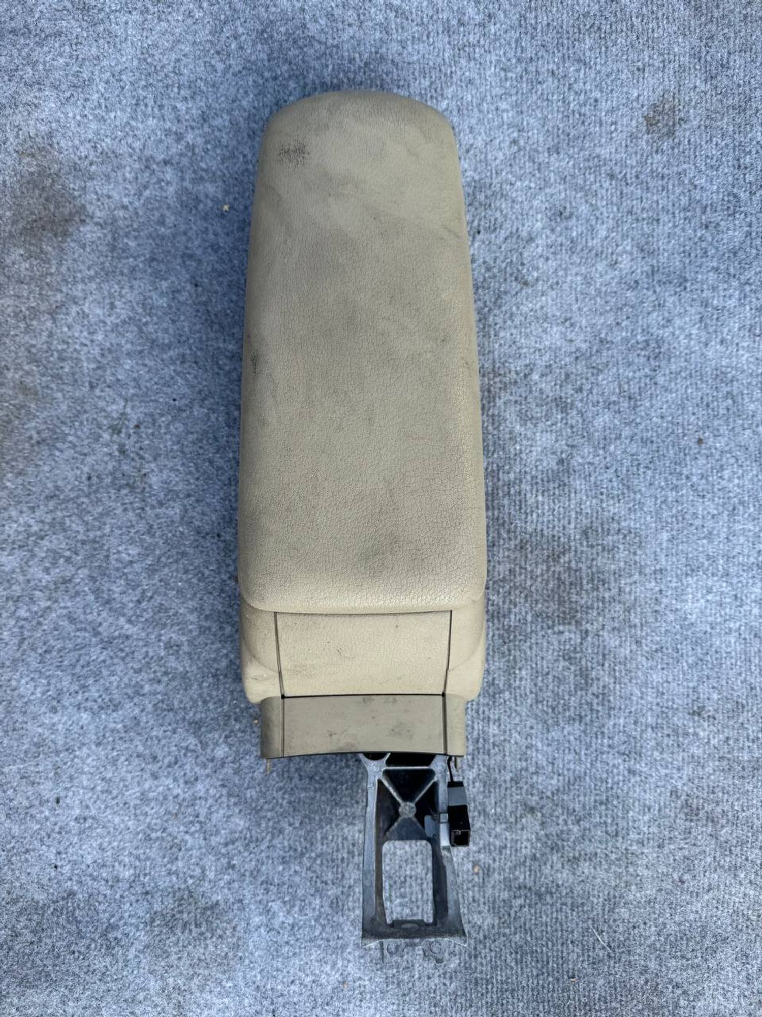 Подлокотник центральный Audi A4 B7, 2200 рублей, Семиозерка