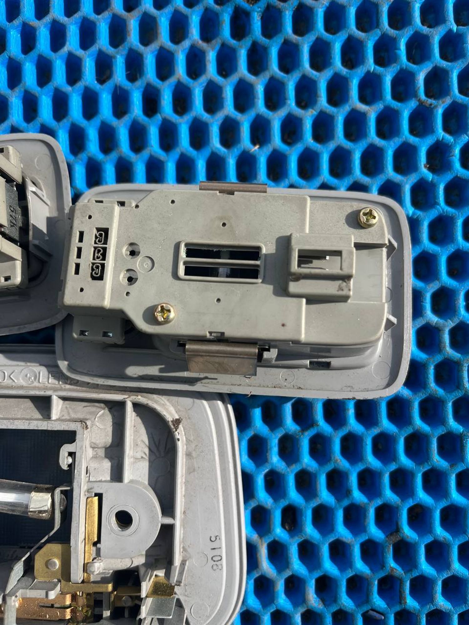 https://ycs.partsauto.market/partsauto-images/thmbs/userImages/268b2560e61c6abd63922b1757f69986/part/20f8930b-d6f2-41be-81d3-5fe99ec5a9f3_1778429804572.jpg