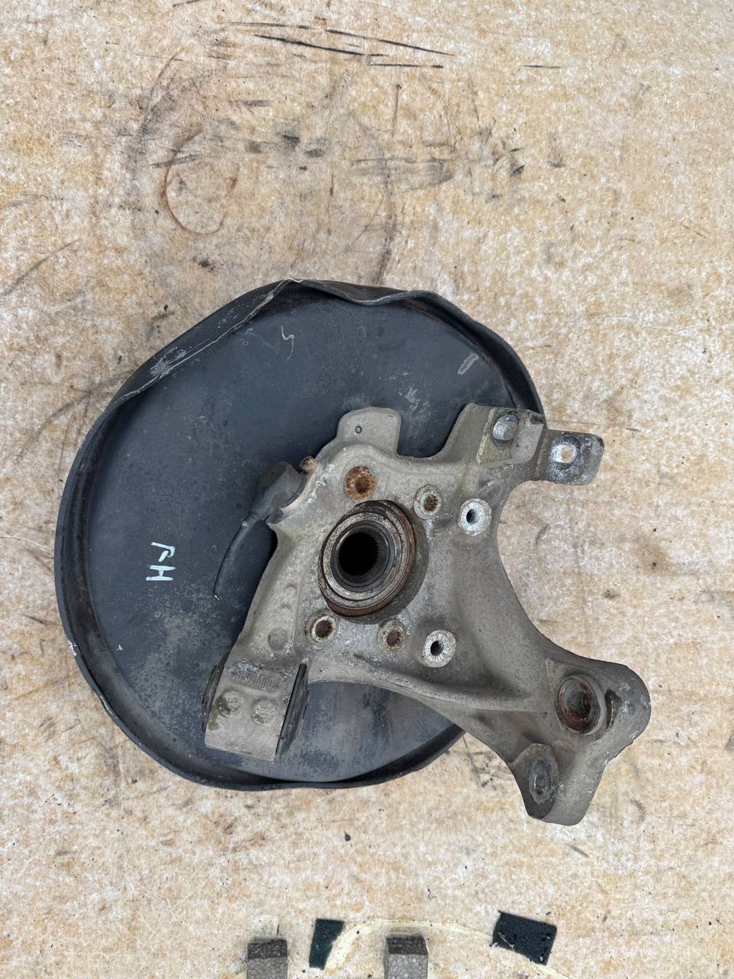 https://ycs.partsauto.market/partsauto-images/thmbs/userImages/268b2560e61c6abd63922b1757f69986/part/2446653e-fb78-4eae-9186-547597e93d20_1779858927331.jpg