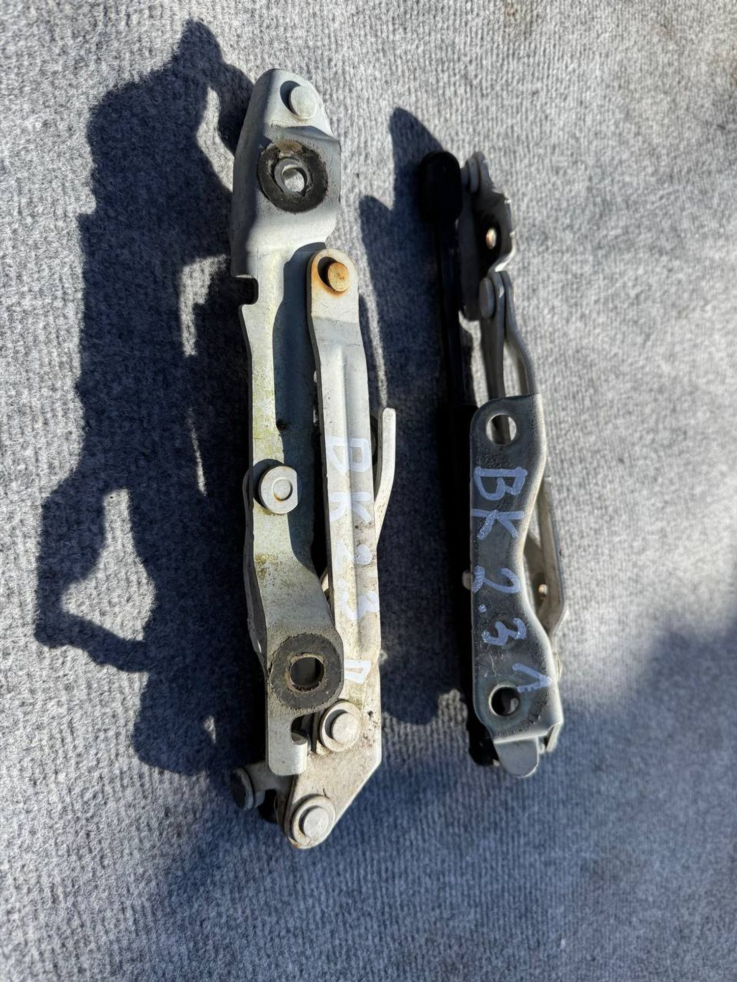 Петли крышки багажника Mazda 3 bk, 2000 рублей, Семиозерка