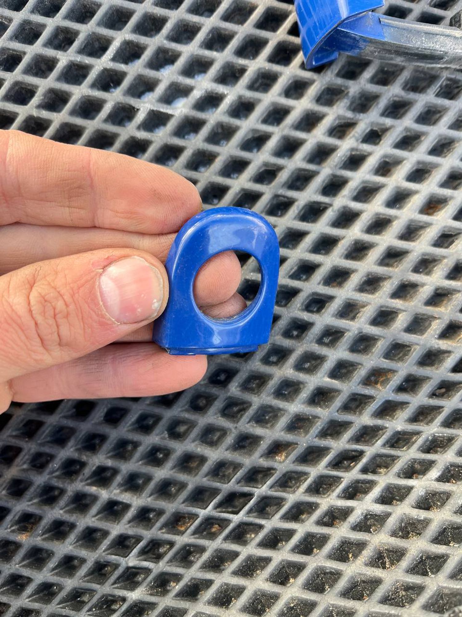 https://ycs.partsauto.market/partsauto-images/thmbs/userImages/268b2560e61c6abd63922b1757f69986/part/2a602394-3049-4a04-b74d-59e41e7fb15a_1778929474309.jpg