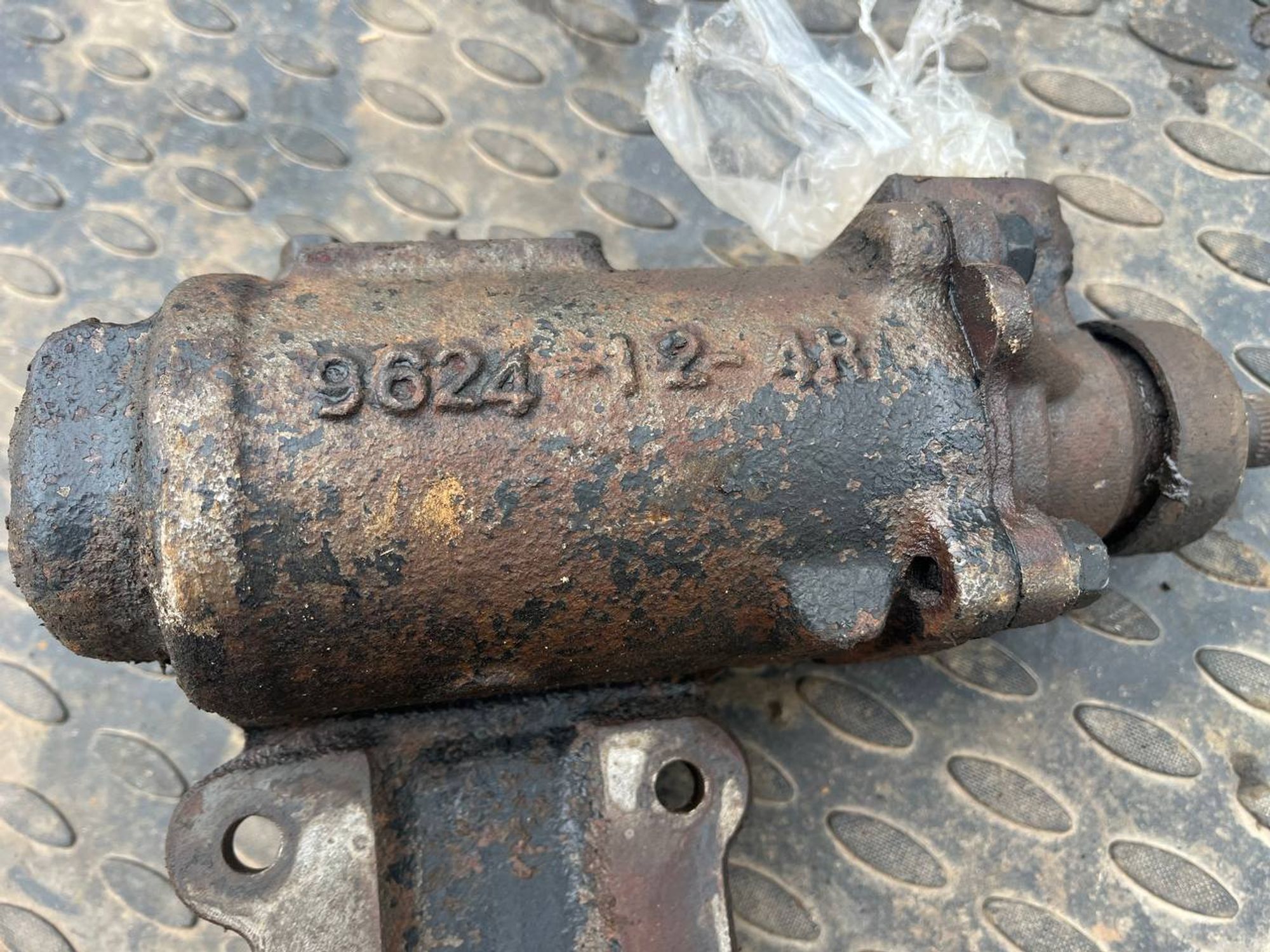 https://ycs.partsauto.market/partsauto-images/thmbs/userImages/268b2560e61c6abd63922b1757f69986/part/2b2b6d93-13d6-4156-8809-3804ac40128a_1778929016782.jpg