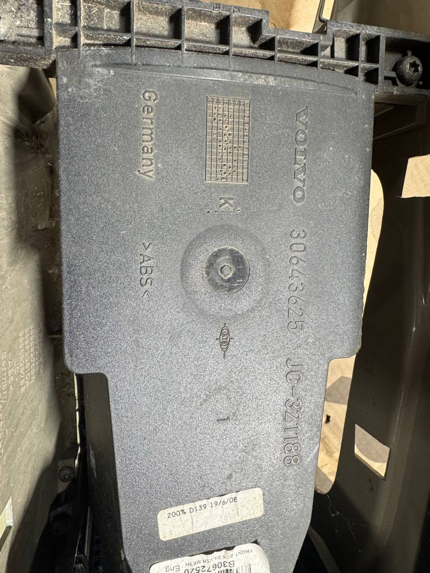 https://ycs.partsauto.market/partsauto-images/thmbs/userImages/268b2560e61c6abd63922b1757f69986/part/2f48c057-6591-4e47-bb1c-016ca4d7d7fe_1776960202735.jpg