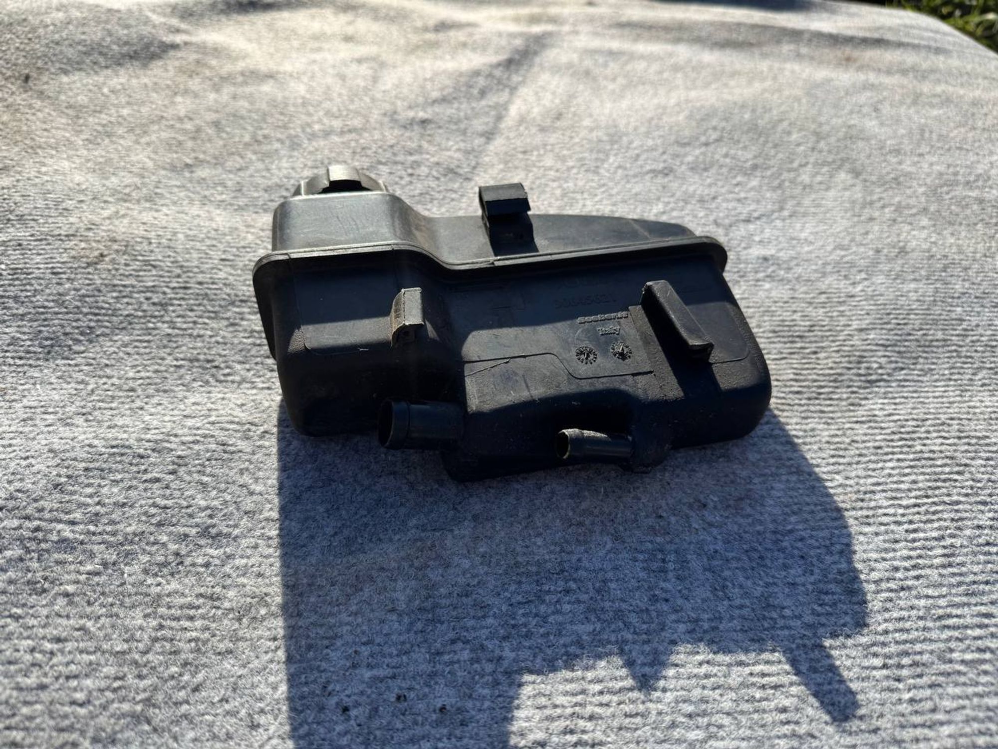 https://ycs.partsauto.market/partsauto-images/thmbs/userImages/268b2560e61c6abd63922b1757f69986/part/319226ec-3737-4915-ab7c-5011f5dcae0e_1777275373051.jpg