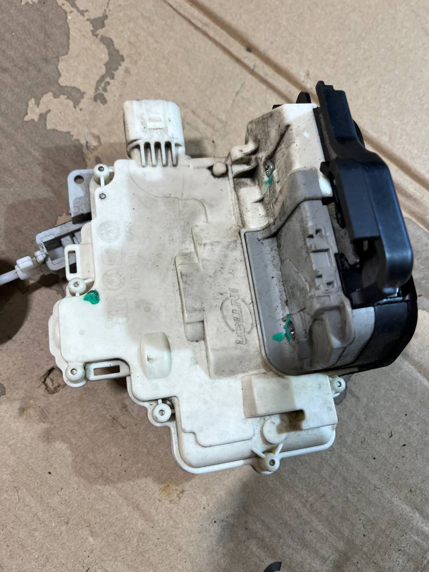 https://ycs.partsauto.market/partsauto-images/thmbs/userImages/268b2560e61c6abd63922b1757f69986/part/31dc73d3-8ffc-4db4-b2f0-a29d730b703a_1779867482332.jpg