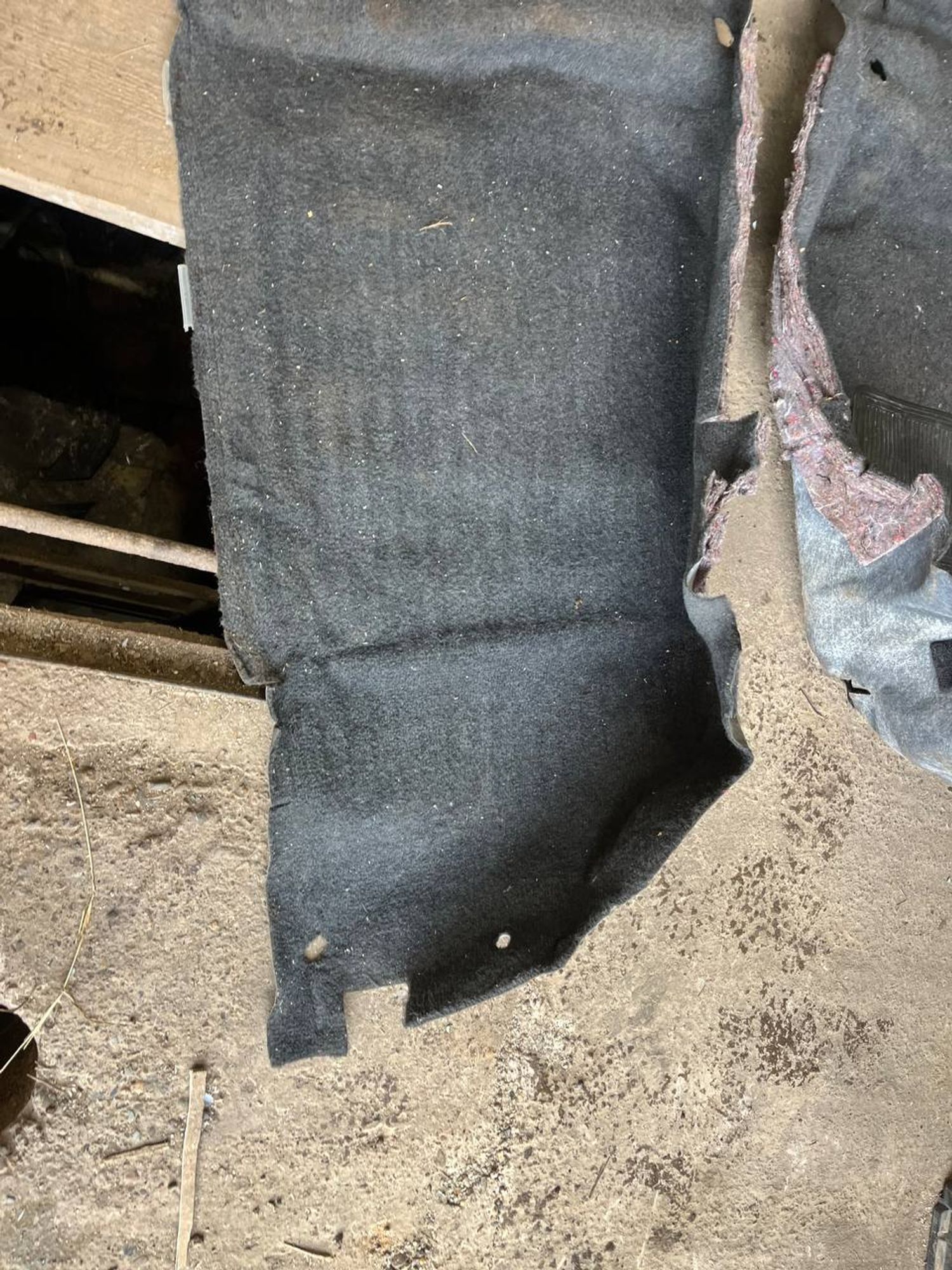 Ковер салона Mitsubishi Pajero, III рестайлинг (2002—2006), 3000 рублей, Семиозерка