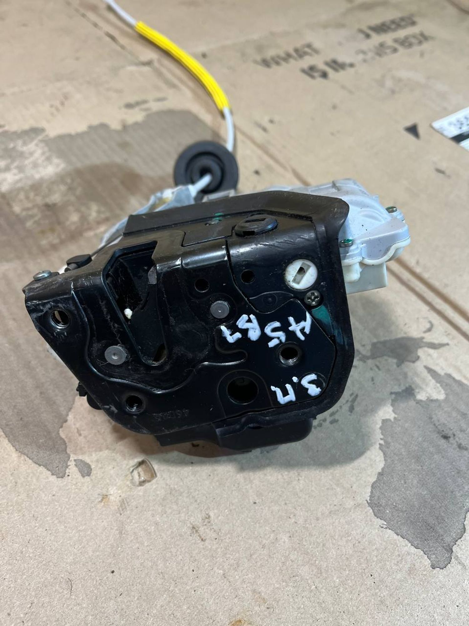https://ycs.partsauto.market/partsauto-images/thmbs/userImages/268b2560e61c6abd63922b1757f69986/part/3b119d46-2056-4a28-bf6b-c7592d458113_1779867482395.jpg