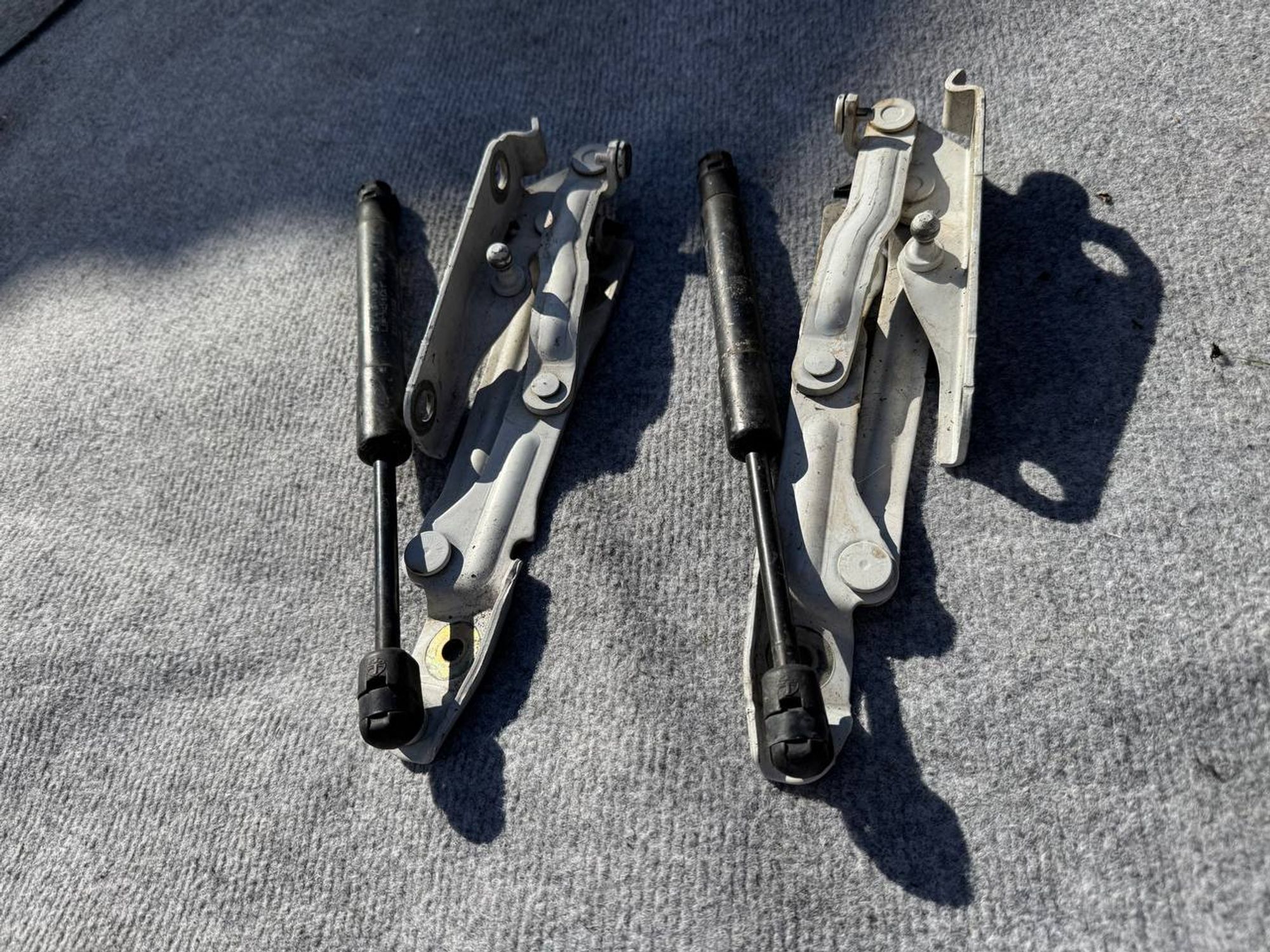 Петли крышки багажника Mazda 3 bk, 2000 рублей, Семиозерка