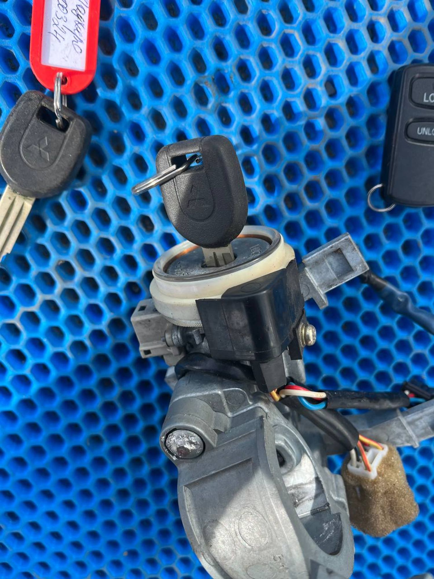 Замок зажигания Mitsubishi Pajero, III рестайлинг (2002—2006), 5000 рублей, Семиозерка