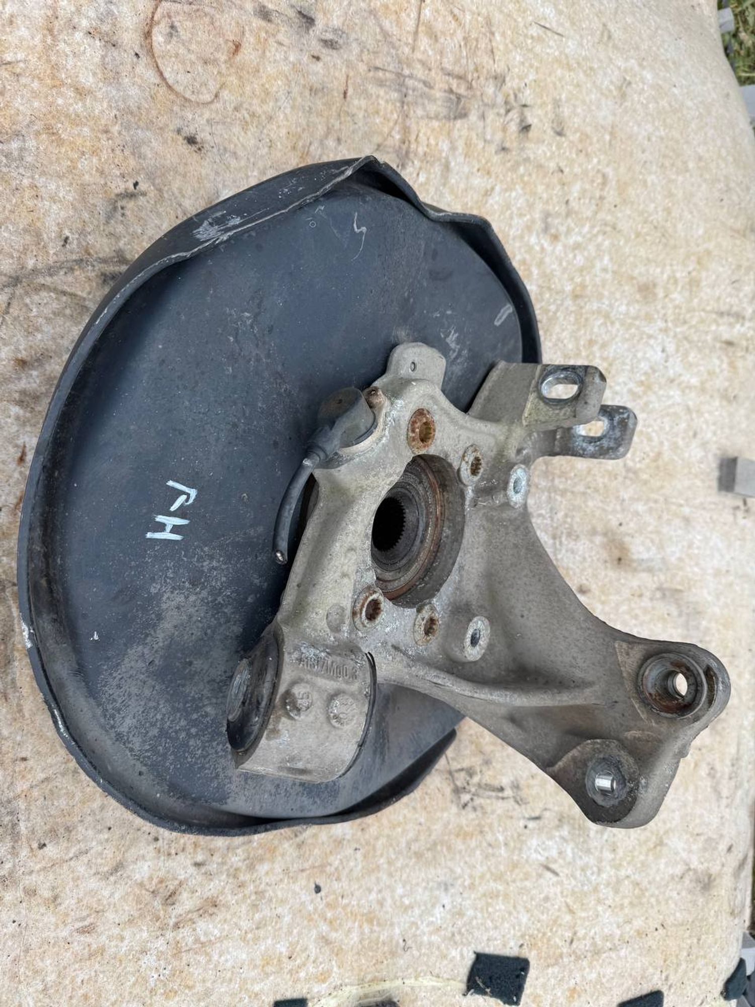 https://ycs.partsauto.market/partsauto-images/thmbs/userImages/268b2560e61c6abd63922b1757f69986/part/4c569696-bbd9-4973-843d-56c34607bd7e_1779858927332.jpg