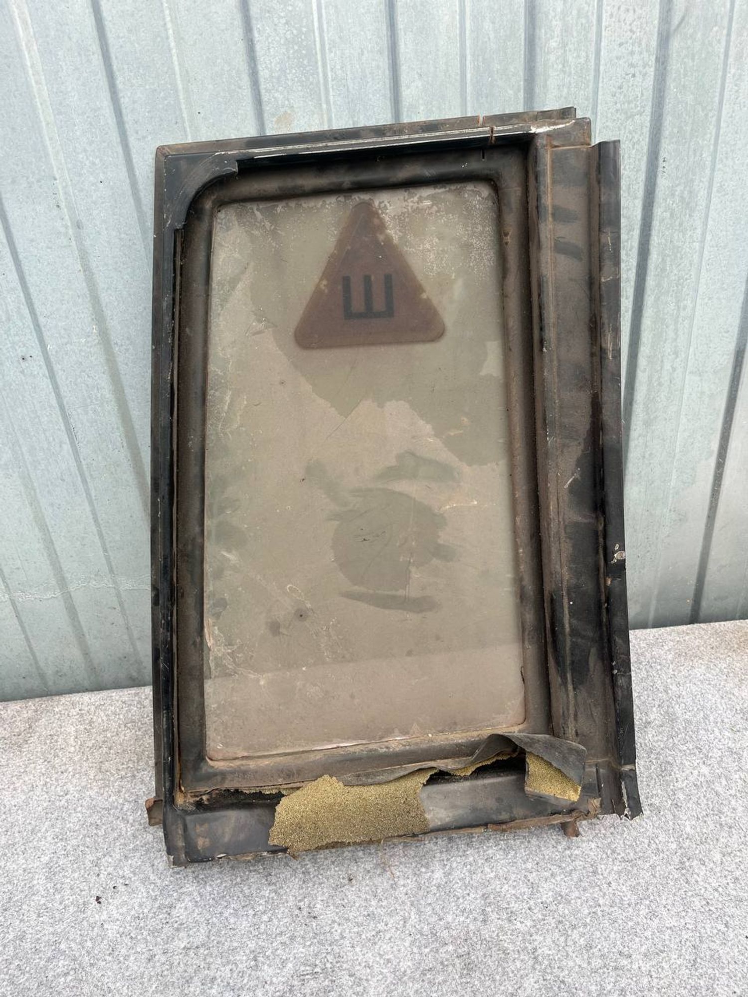 Стекло заднее Isuzu Trooper, I, 3000 рублей, Семиозерка