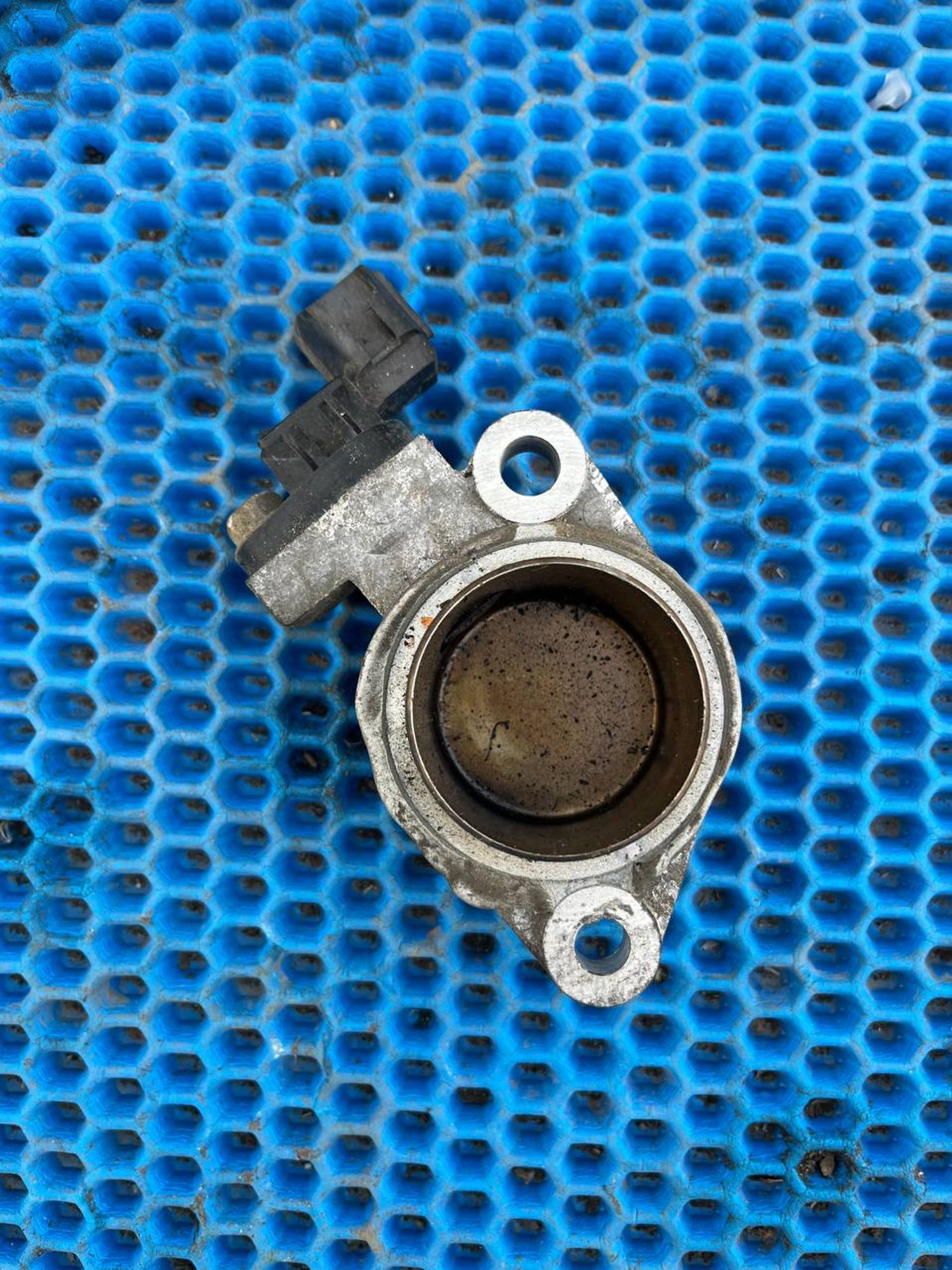 https://ycs.partsauto.market/partsauto-images/thmbs/userImages/268b2560e61c6abd63922b1757f69986/part/54c4ef3e-c459-4985-9e34-09b0cd411e05_1779867109279.jpg