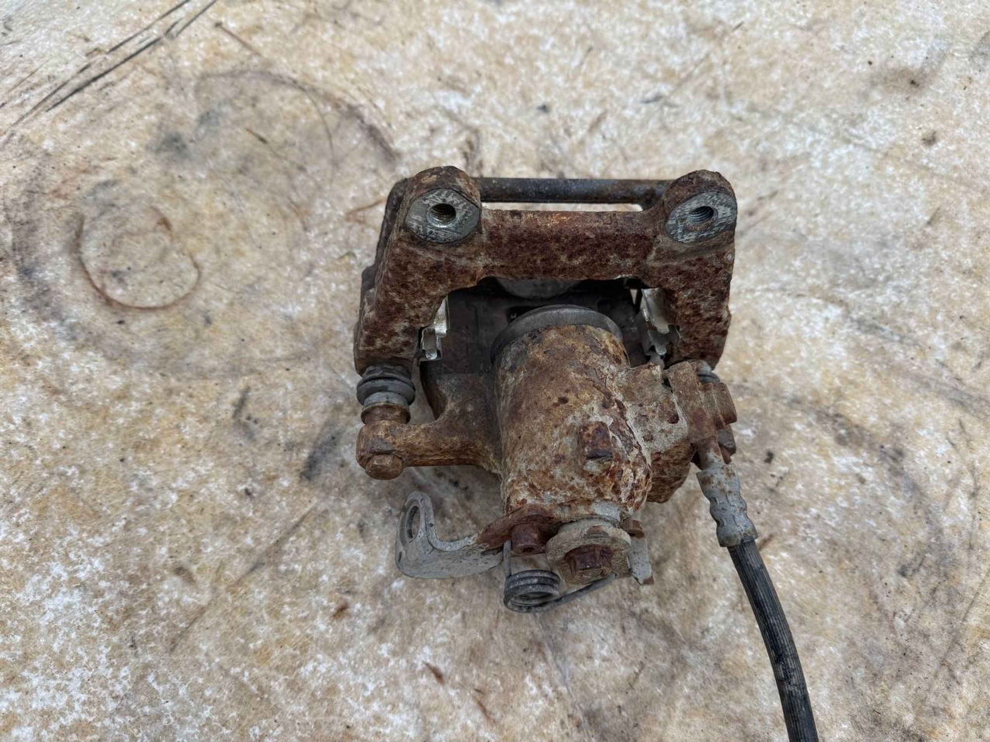 https://ycs.partsauto.market/partsauto-images/thmbs/userImages/268b2560e61c6abd63922b1757f69986/part/5622356b-b638-469d-a0f1-140298b6d398_1776359174259.jpg