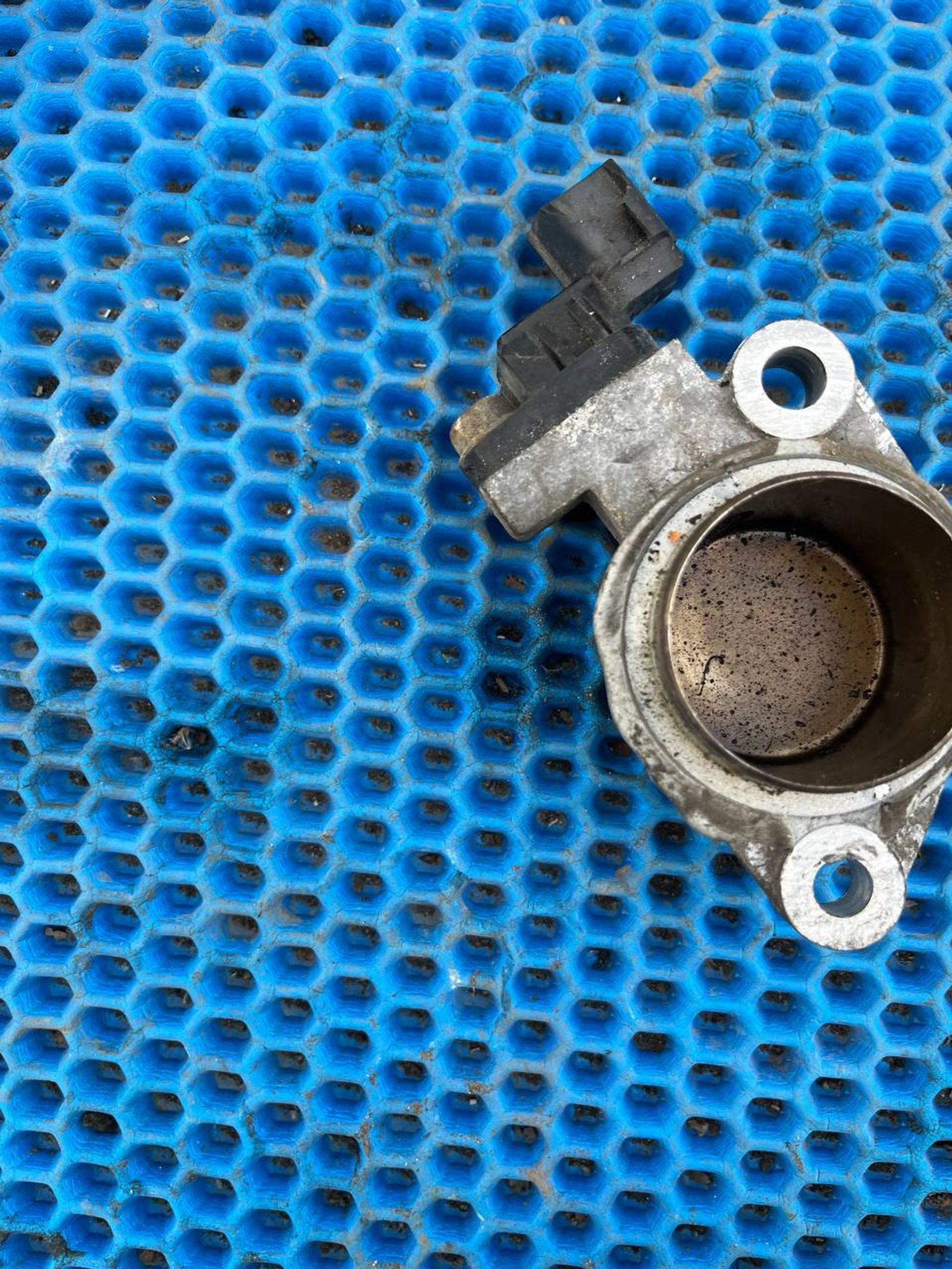https://ycs.partsauto.market/partsauto-images/thmbs/userImages/268b2560e61c6abd63922b1757f69986/part/6b2a9ebc-d052-4695-a4bb-9ccf88ac245c_1779867109044.jpg