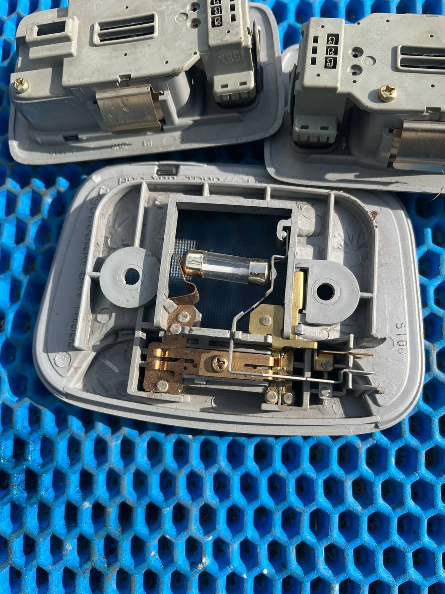 https://ycs.partsauto.market/partsauto-images/thmbs/userImages/268b2560e61c6abd63922b1757f69986/part/6ce28d16-9fe0-4fe9-a1b9-43029502c1e7_1778429804508.jpg