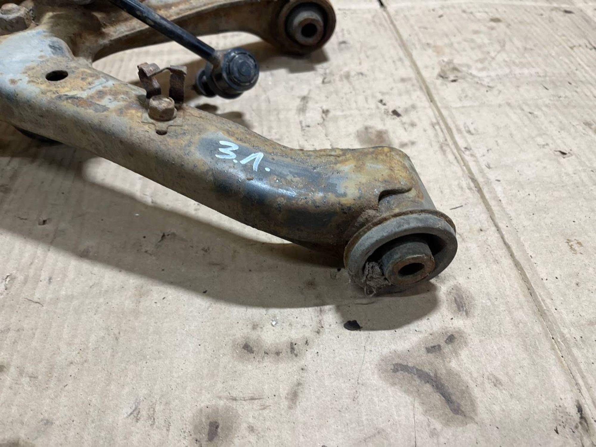 https://ycs.partsauto.market/partsauto-images/thmbs/userImages/268b2560e61c6abd63922b1757f69986/part/704c23e7-7a90-43ce-b579-4c372677c05c_1778928171831.jpg