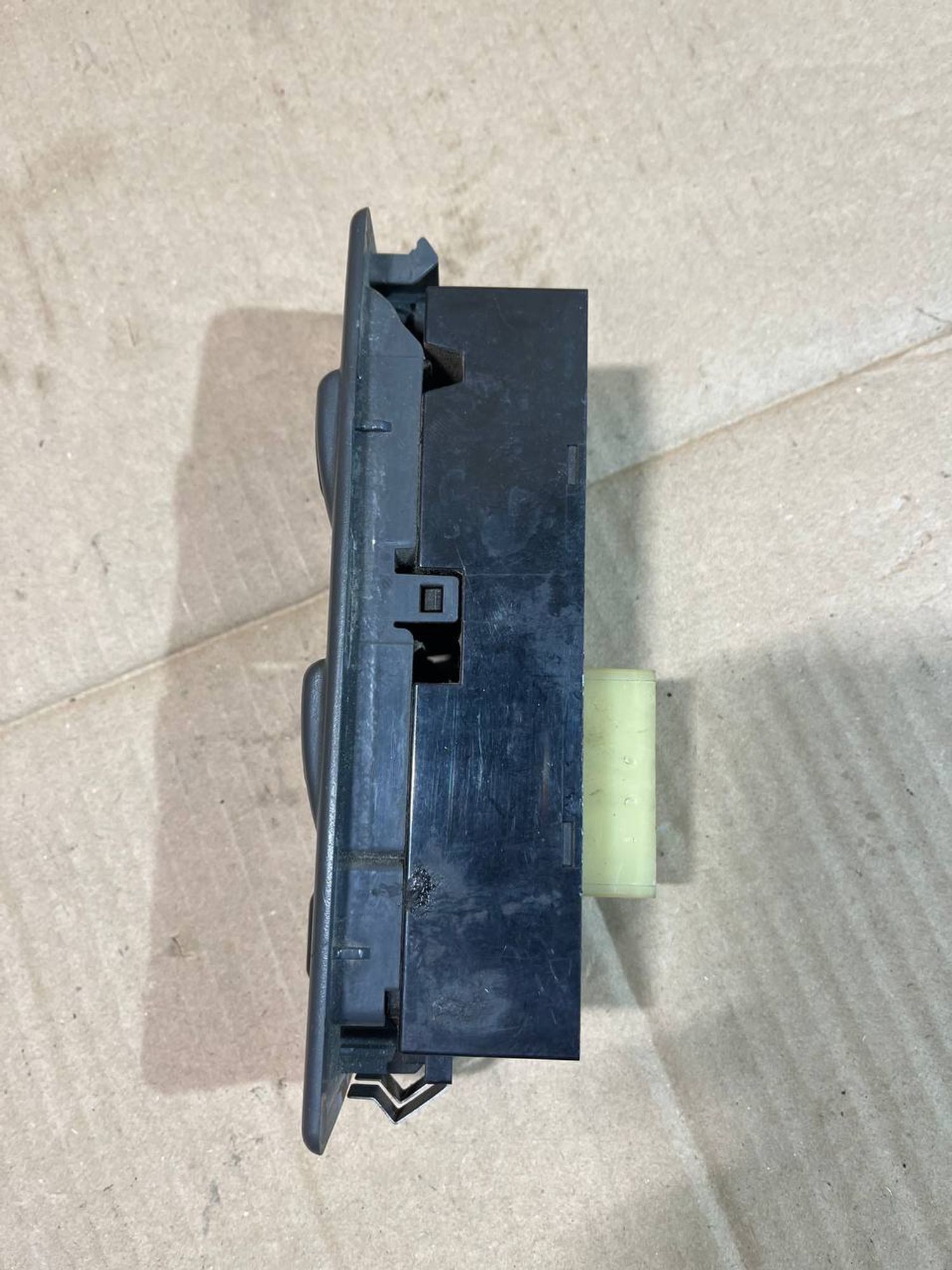 Блок управления стеклоподъемником передний левый Mitsubishi Pajero, II (1991—1997), 2400 рублей, Семиозерка