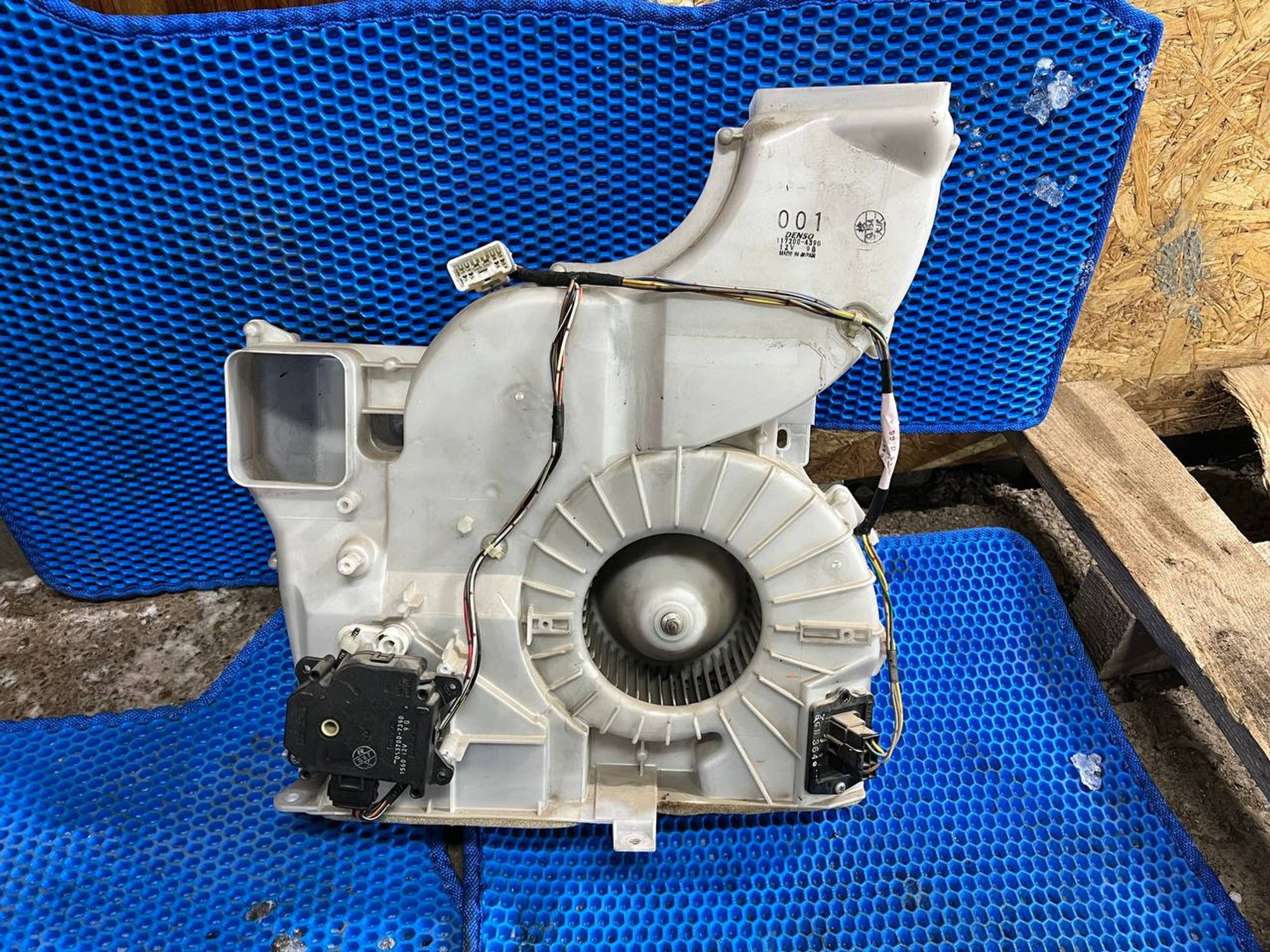 Мотор отопителя Mitsubishi Pajero, III рестайлинг (2002—2006), 3000 рублей, Семиозерка