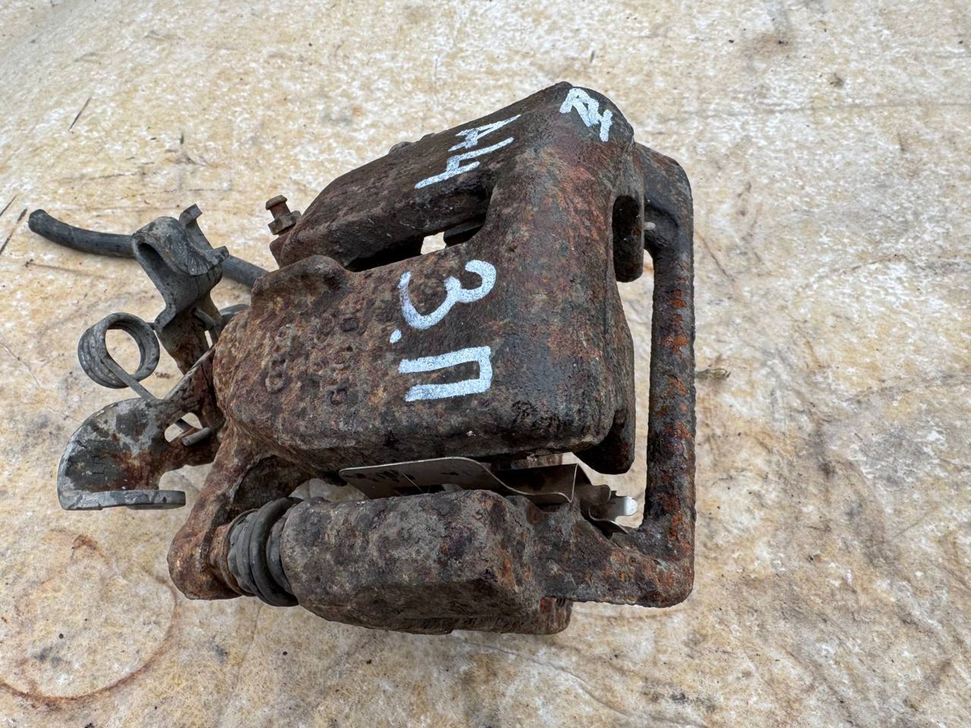 https://ycs.partsauto.market/partsauto-images/thmbs/userImages/268b2560e61c6abd63922b1757f69986/part/7b38d936-06f3-44e4-ba20-53abd9252e67_1776359174262.jpg