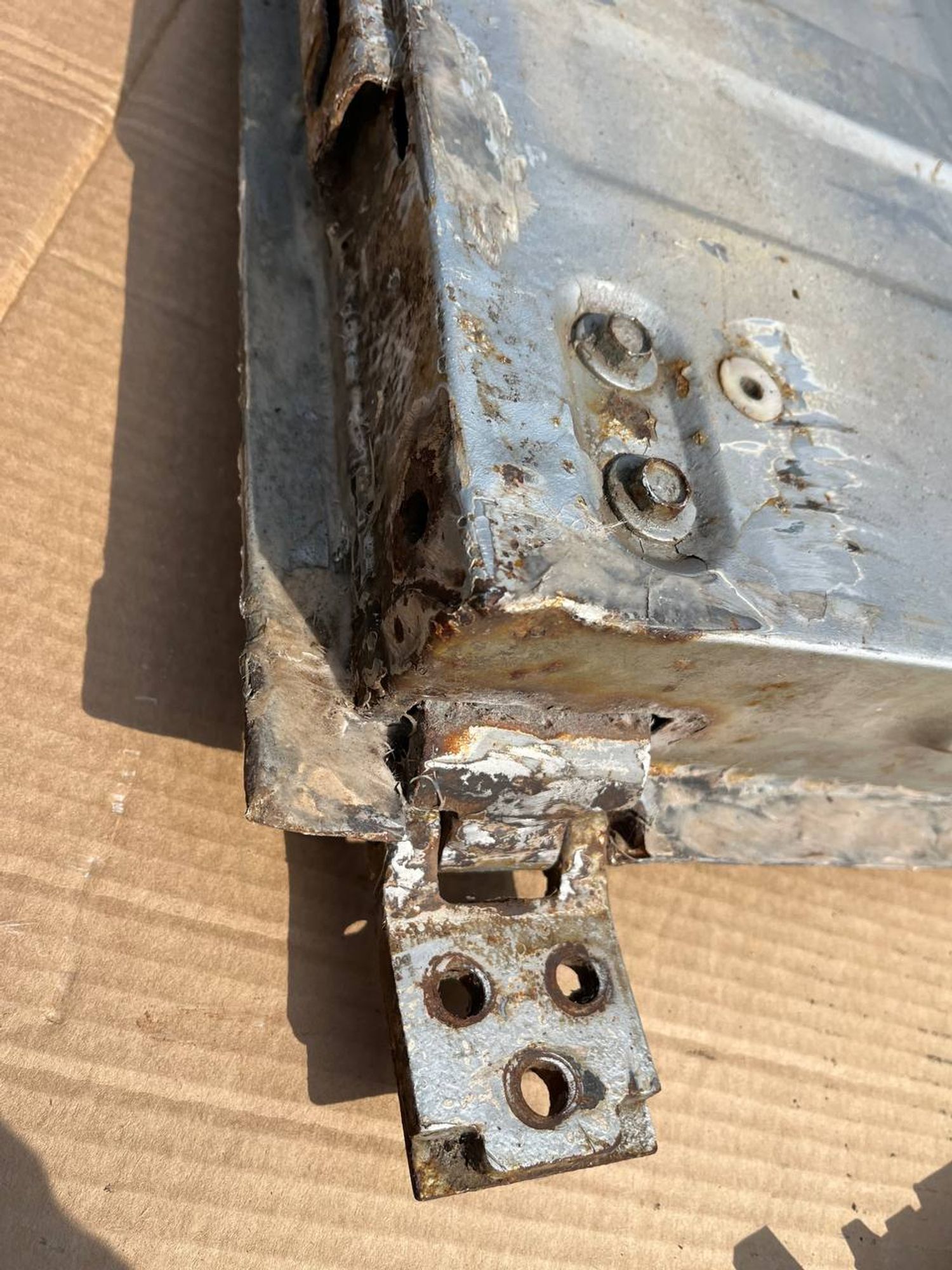 https://ycs.partsauto.market/partsauto-images/thmbs/userImages/268b2560e61c6abd63922b1757f69986/part/89619190-20c4-488b-9b77-aadaabcede47_1776961295227.jpg