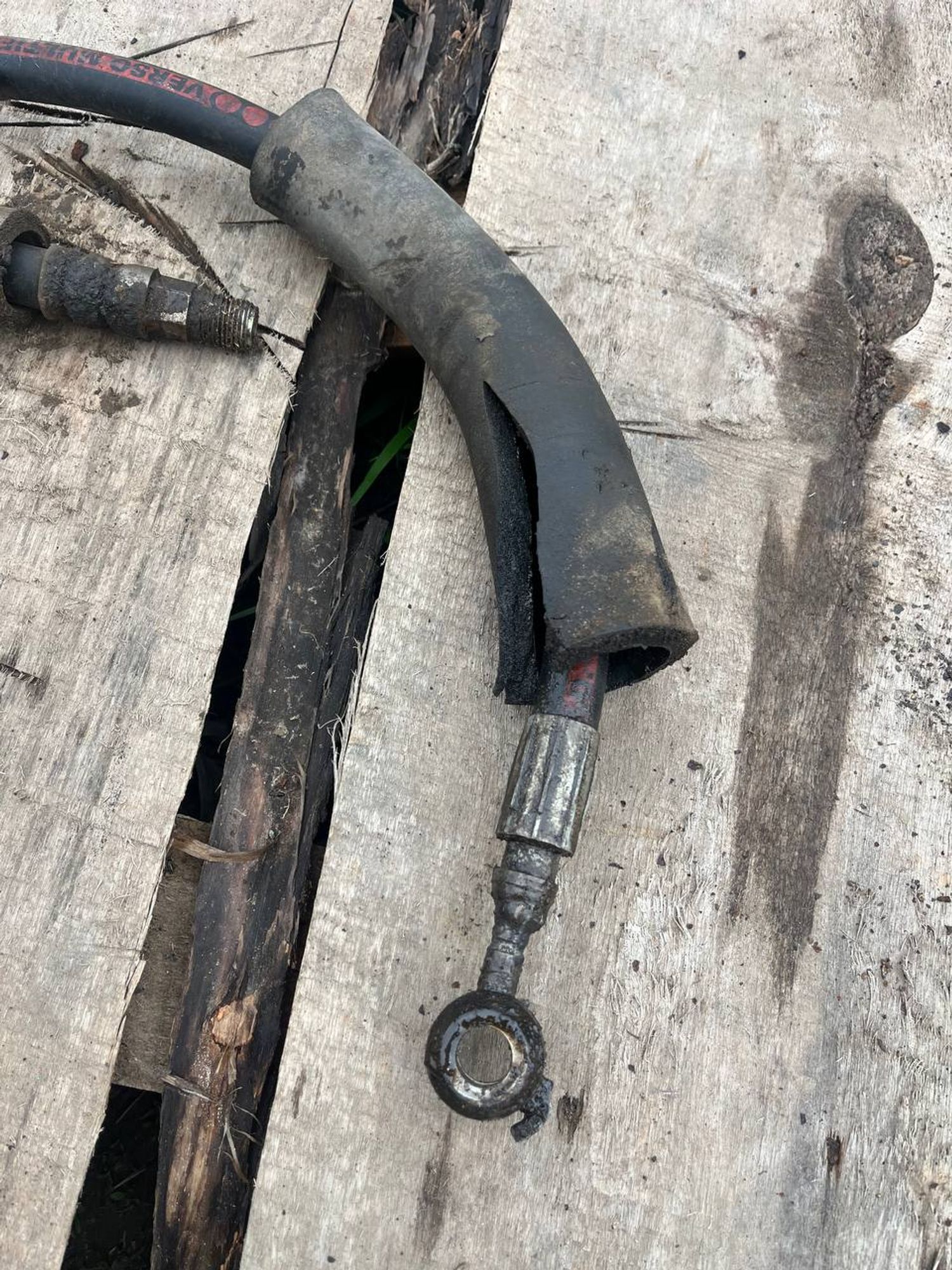 https://ycs.partsauto.market/partsauto-images/thmbs/userImages/268b2560e61c6abd63922b1757f69986/part/8a9062c4-ab0c-4287-a593-273da06bdbef_1778928407006.jpg