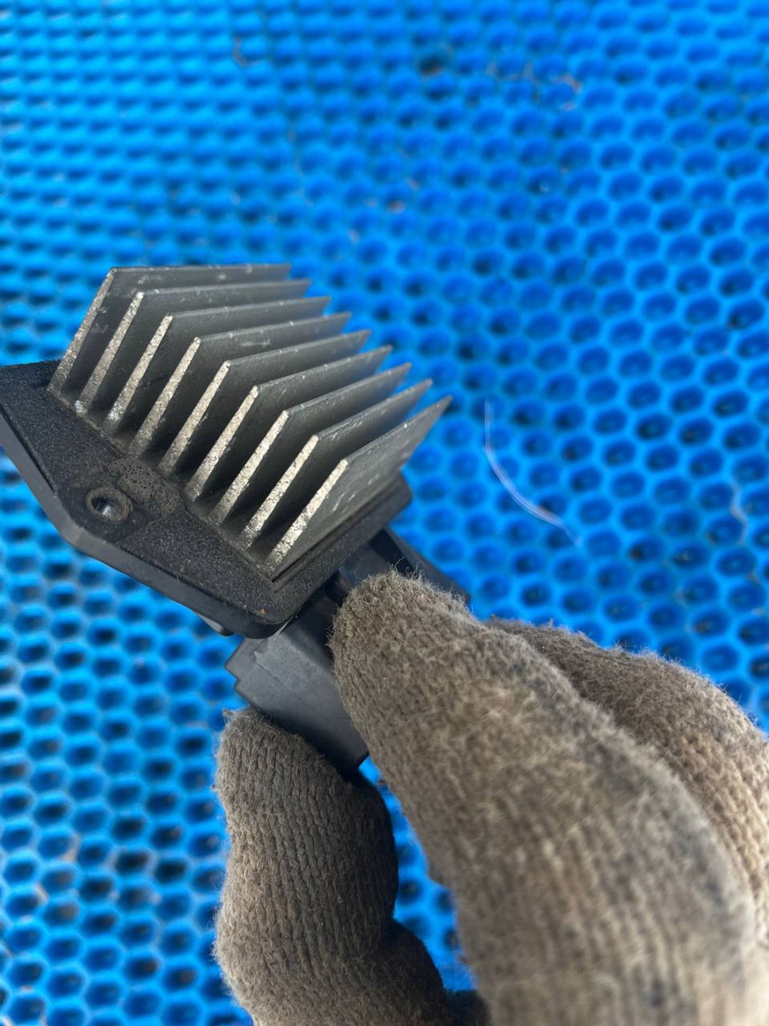 Реостат отопителя Mitsubishi Pajero, III рестайлинг (2002—2006), 1000 рублей, Семиозерка