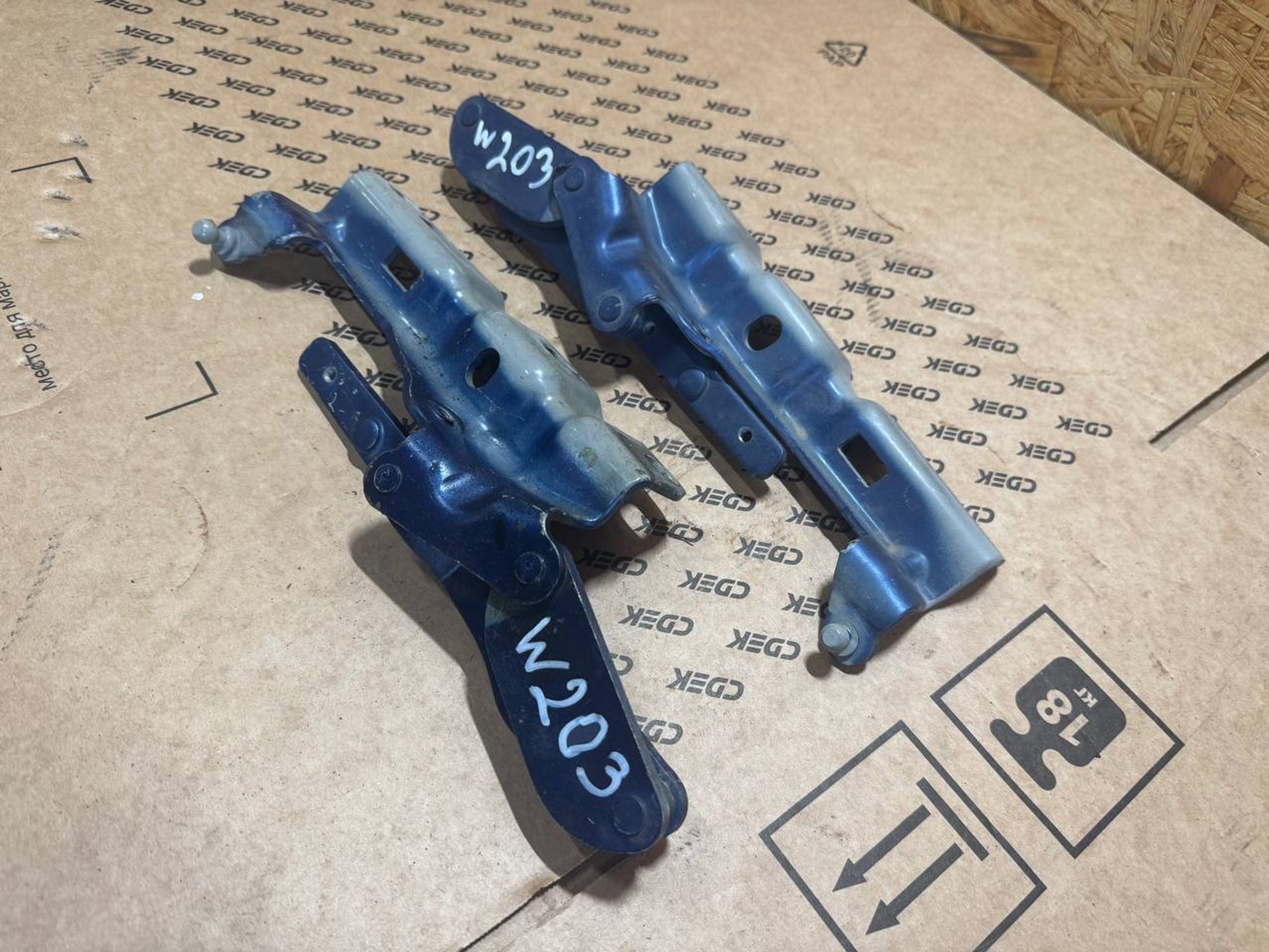 https://ycs.partsauto.market/partsauto-images/thmbs/userImages/268b2560e61c6abd63922b1757f69986/part/93f8526b-e4d2-475b-ac8f-09bfa3272d3f_1786686364314.jpg