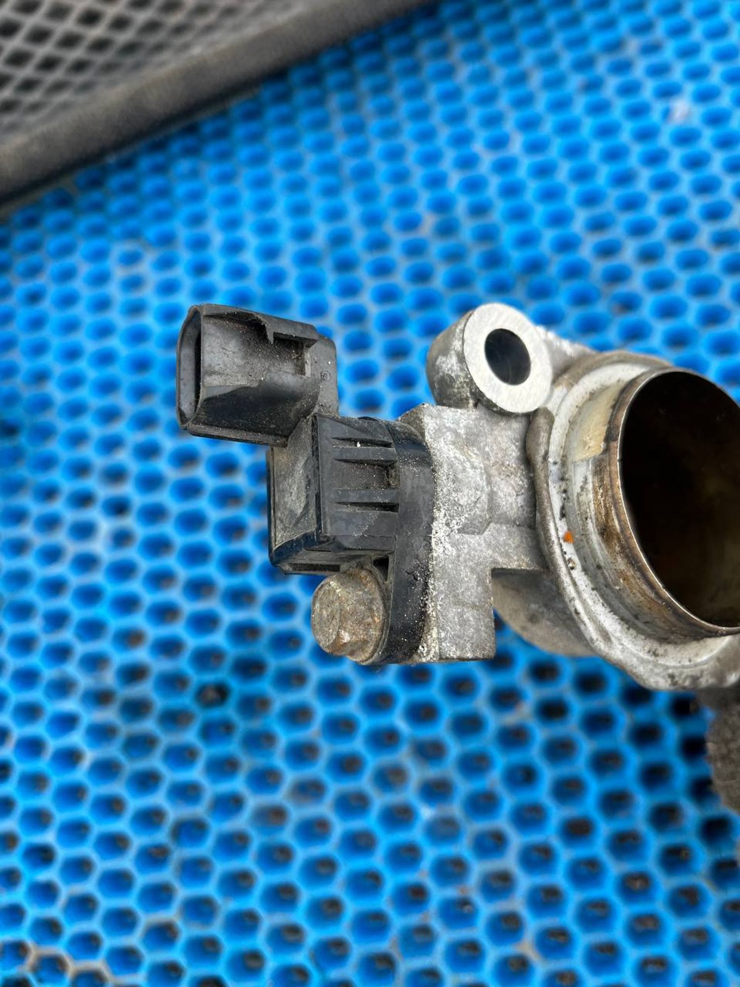https://ycs.partsauto.market/partsauto-images/thmbs/userImages/268b2560e61c6abd63922b1757f69986/part/94d54a90-1f71-49c7-bfc4-01c0c233b5d6_1779867108826.jpg