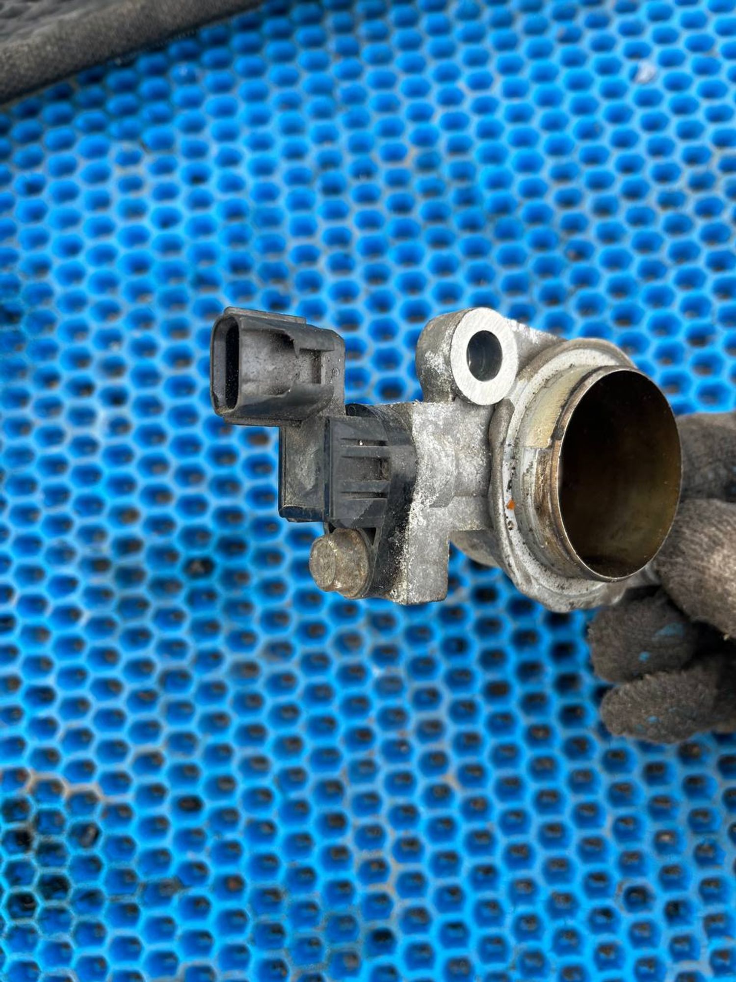 https://ycs.partsauto.market/partsauto-images/thmbs/userImages/268b2560e61c6abd63922b1757f69986/part/95d7e583-260c-4a37-80f7-a63a8ae27431_1779867108873.jpg