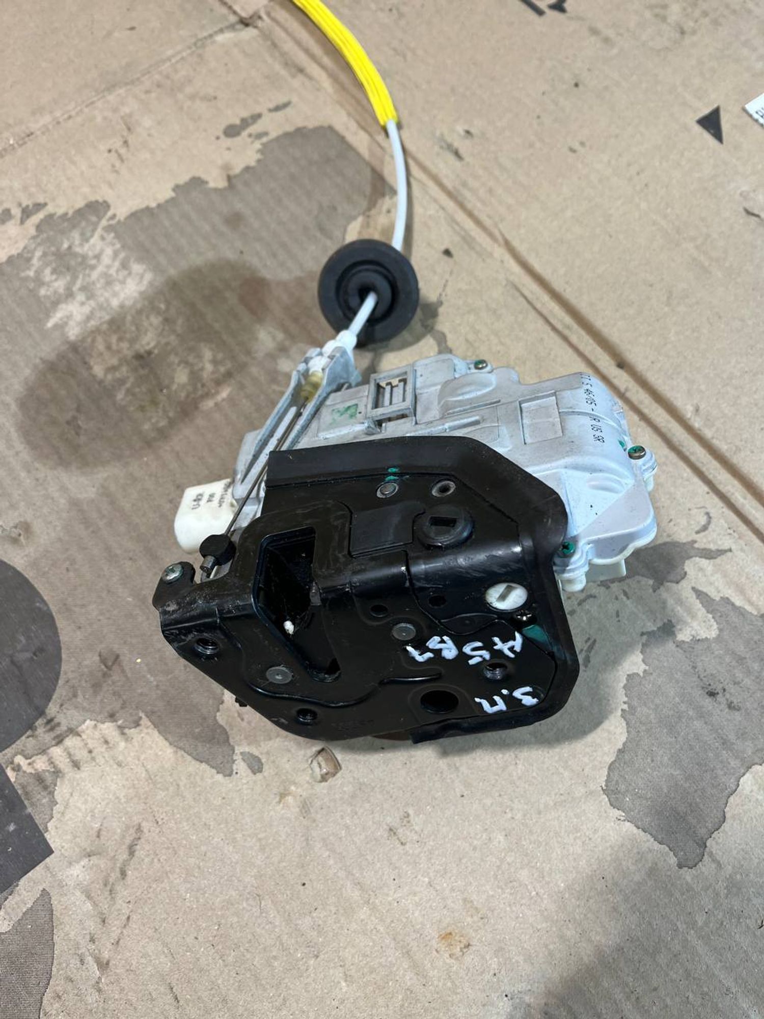 https://ycs.partsauto.market/partsauto-images/thmbs/userImages/268b2560e61c6abd63922b1757f69986/part/98587c16-7982-44b5-9d30-949fda292625_1779867482320.jpg