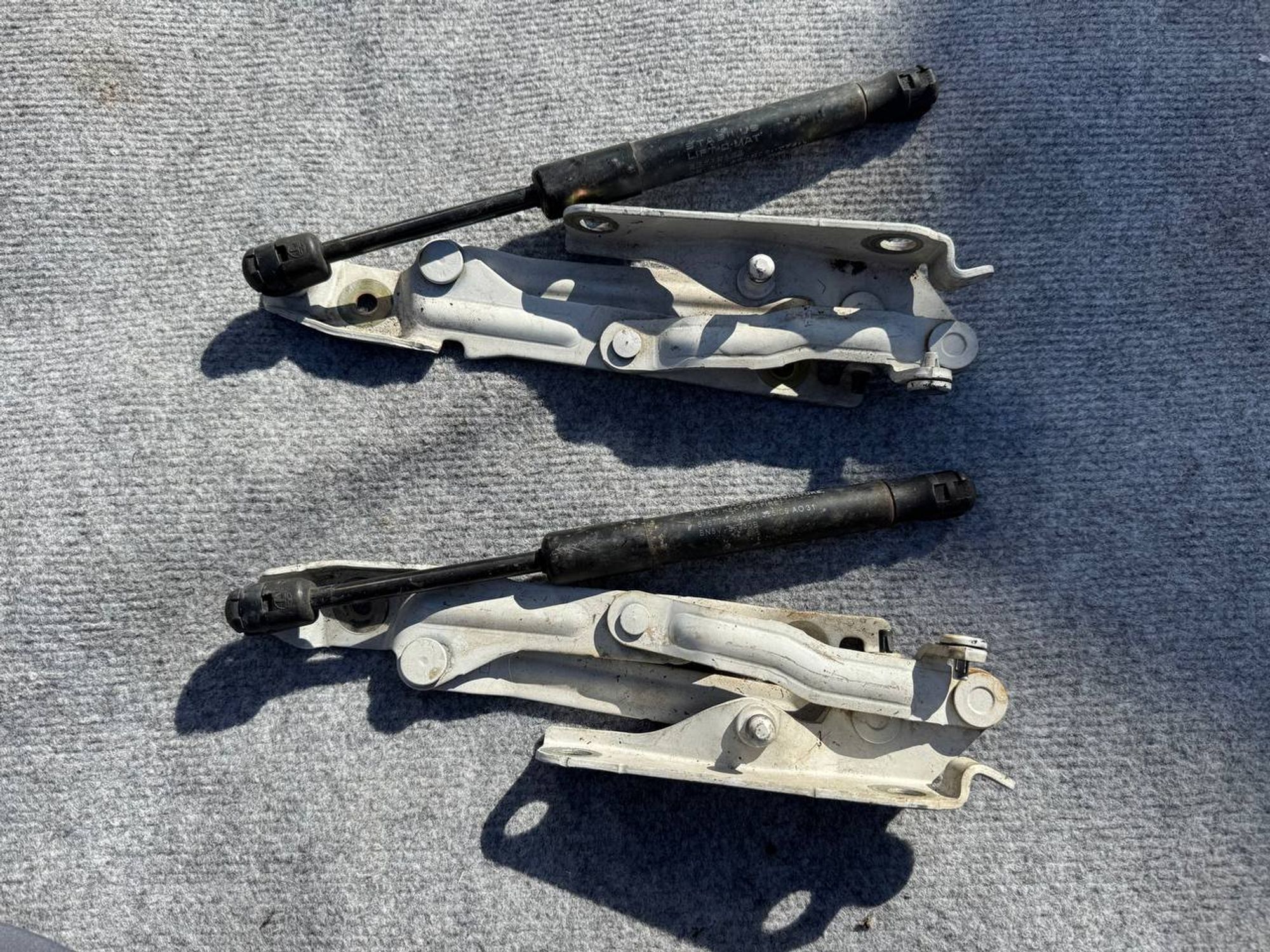 Петли крышки багажника Mazda 3 bk, 2000 рублей, Семиозерка