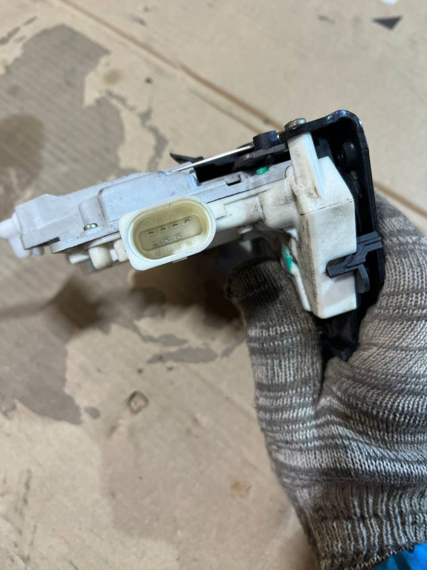 https://ycs.partsauto.market/partsauto-images/thmbs/userImages/268b2560e61c6abd63922b1757f69986/part/a09fb216-5dfc-4c01-84b1-018694a6f8c0_1779867482333.jpg