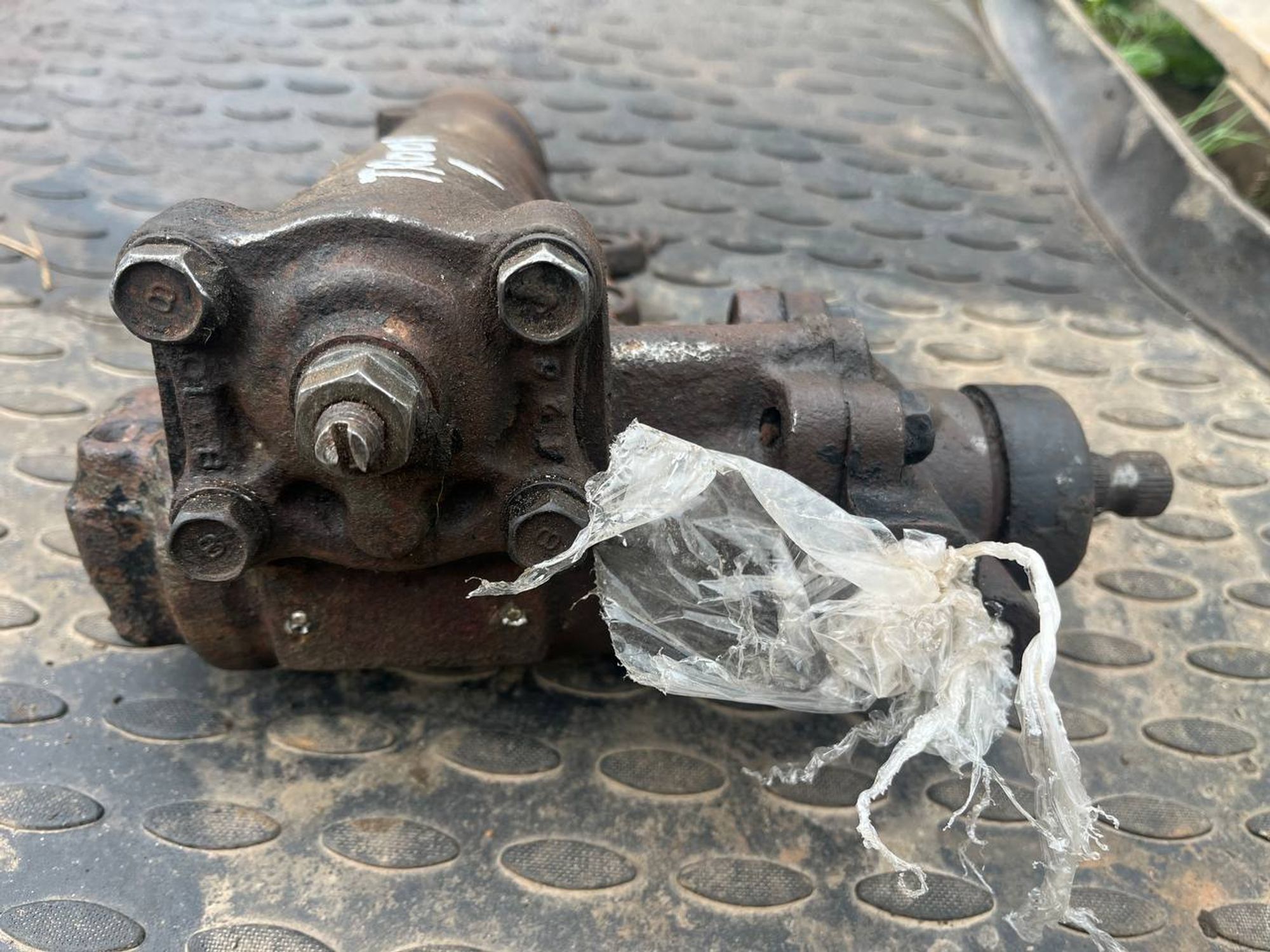 https://ycs.partsauto.market/partsauto-images/thmbs/userImages/268b2560e61c6abd63922b1757f69986/part/a4790efe-465d-485f-b50c-66682282ec5d_1778929016286.jpg