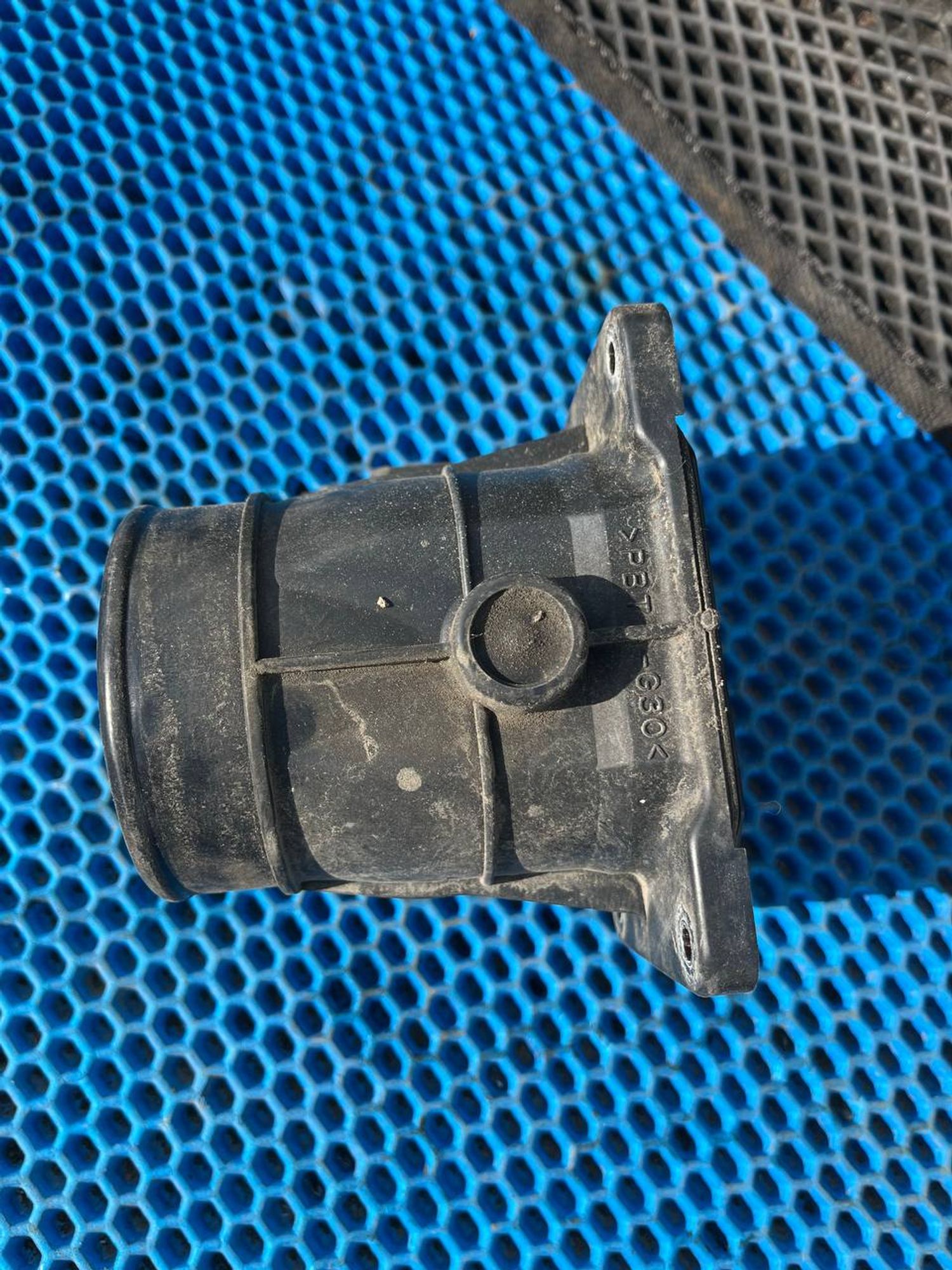 https://ycs.partsauto.market/partsauto-images/thmbs/userImages/268b2560e61c6abd63922b1757f69986/part/a5ef34d4-1edc-4444-a732-1920e6f8d234_1779868294300.jpg