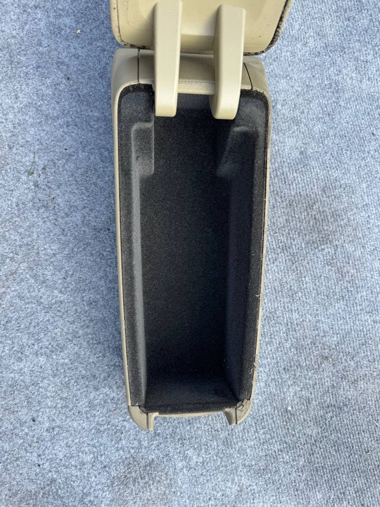 Подлокотник центральный Audi A4 B7, 2200 рублей, Семиозерка