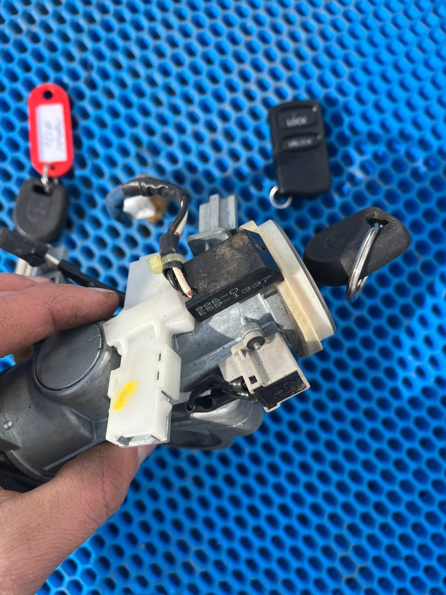 Замок зажигания Mitsubishi Pajero, III рестайлинг (2002—2006), 5000 рублей, Семиозерка