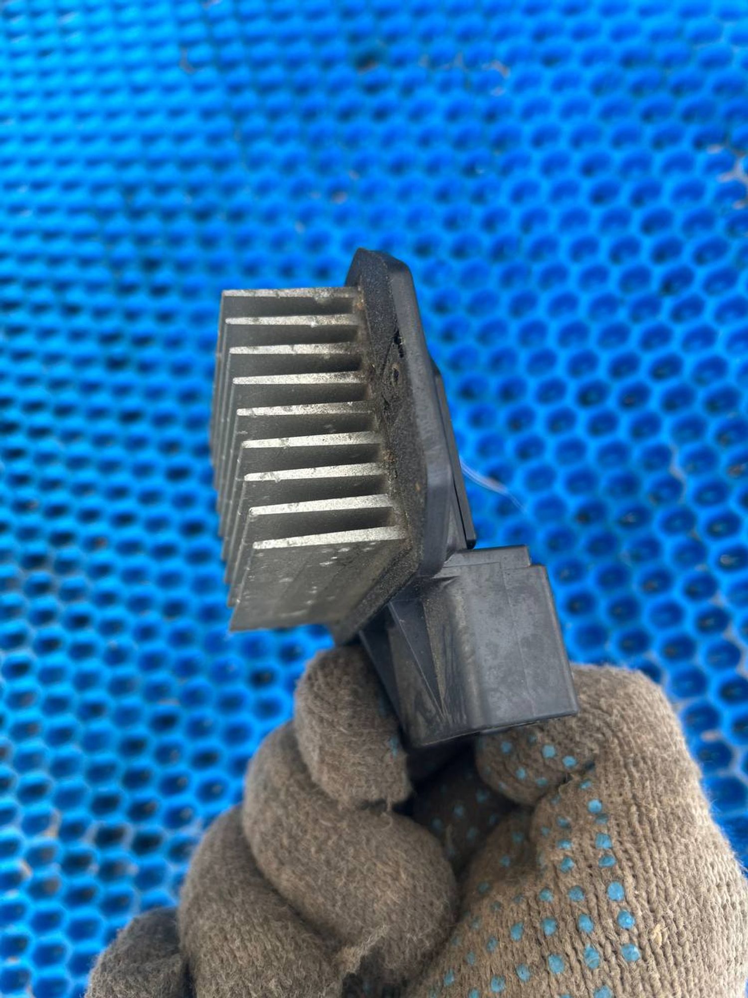 Реостат отопителя Mitsubishi Pajero, III рестайлинг (2002—2006), 1000 рублей, Семиозерка