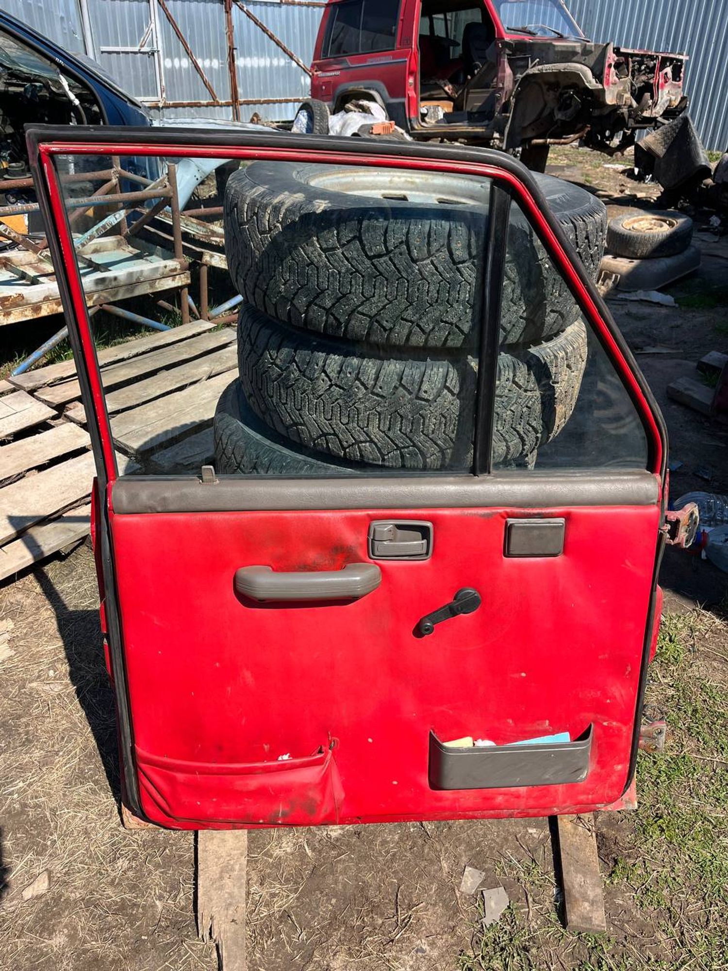 Дверь левая передняя в сборе Isuzu Trooper, I, 6000 рублей, Семиозерка
