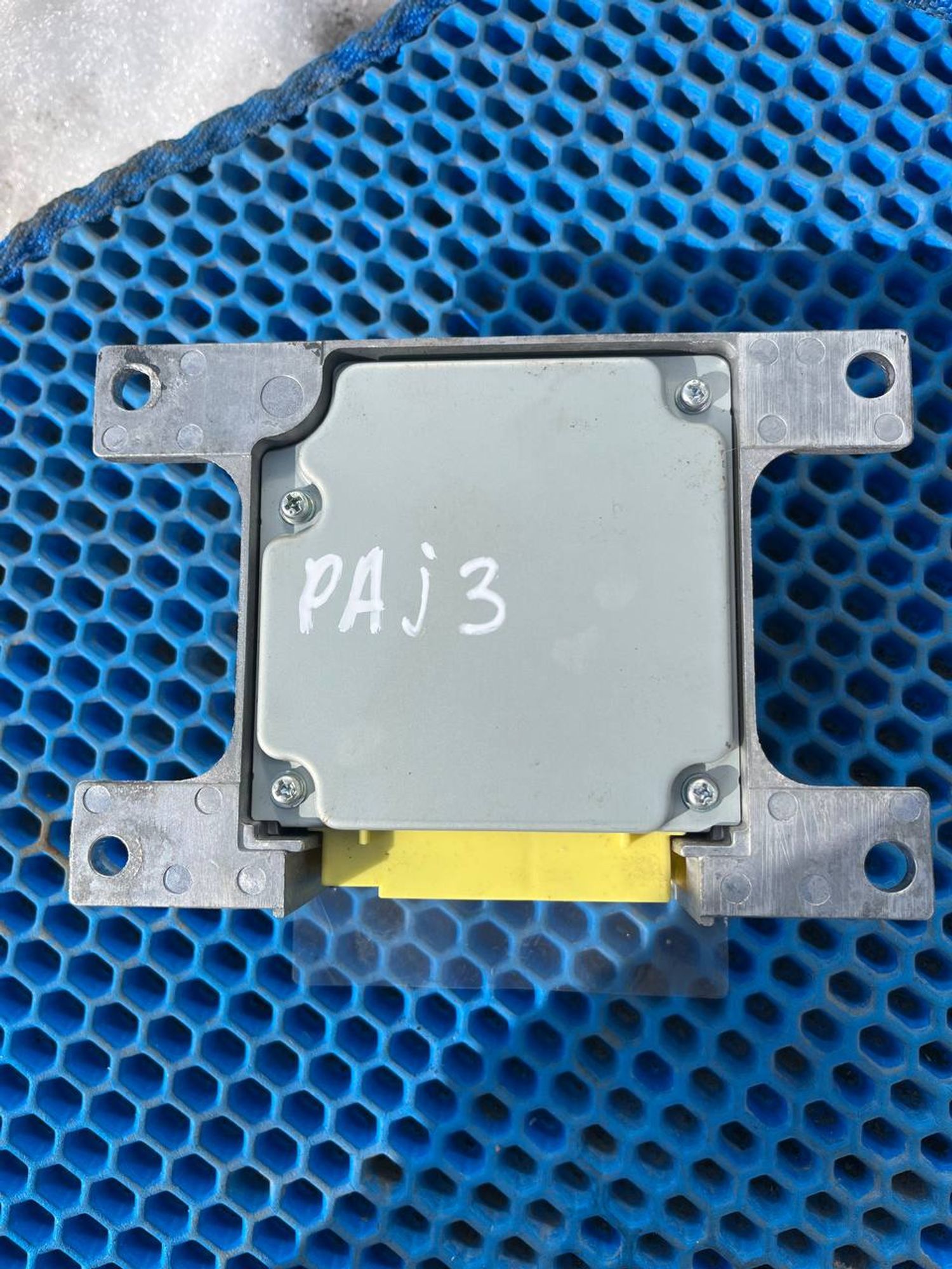 https://ycs.partsauto.market/partsauto-images/thmbs/userImages/268b2560e61c6abd63922b1757f69986/part/bf475128-543a-46b6-ac22-c5e7970dd913_1779859108262.jpg