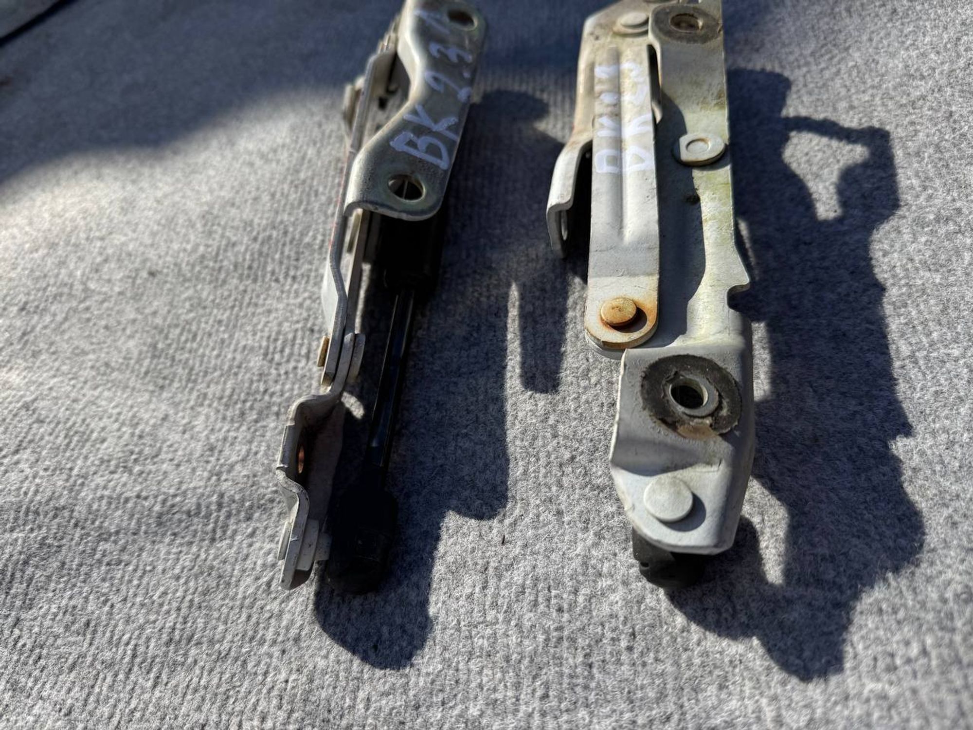 Петли крышки багажника Mazda 3 bk, 2000 рублей, Семиозерка