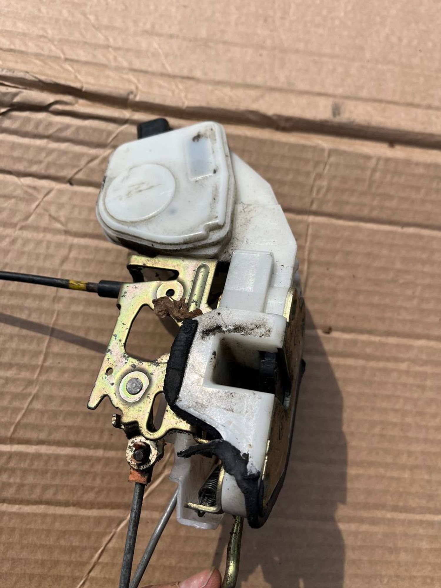 https://ycs.partsauto.market/partsauto-images/thmbs/userImages/268b2560e61c6abd63922b1757f69986/part/cf28ffef-7fcd-4ac4-ac43-0e3219e5ab08_1777273537054.jpg