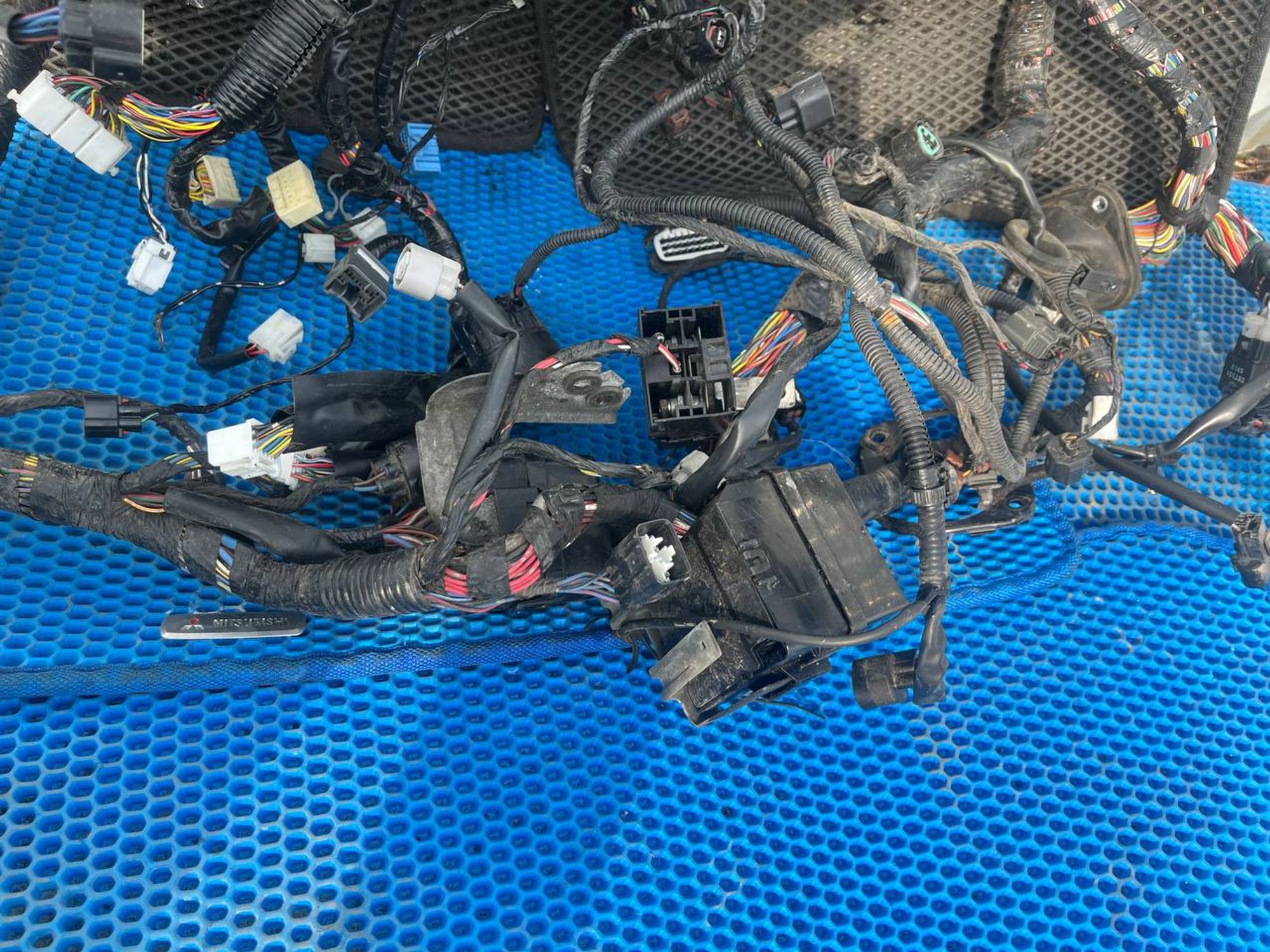 Проводка подкапотная Mitsubishi Pajero, III рестайлинг (2002—2006), 8000 рублей, Семиозерка